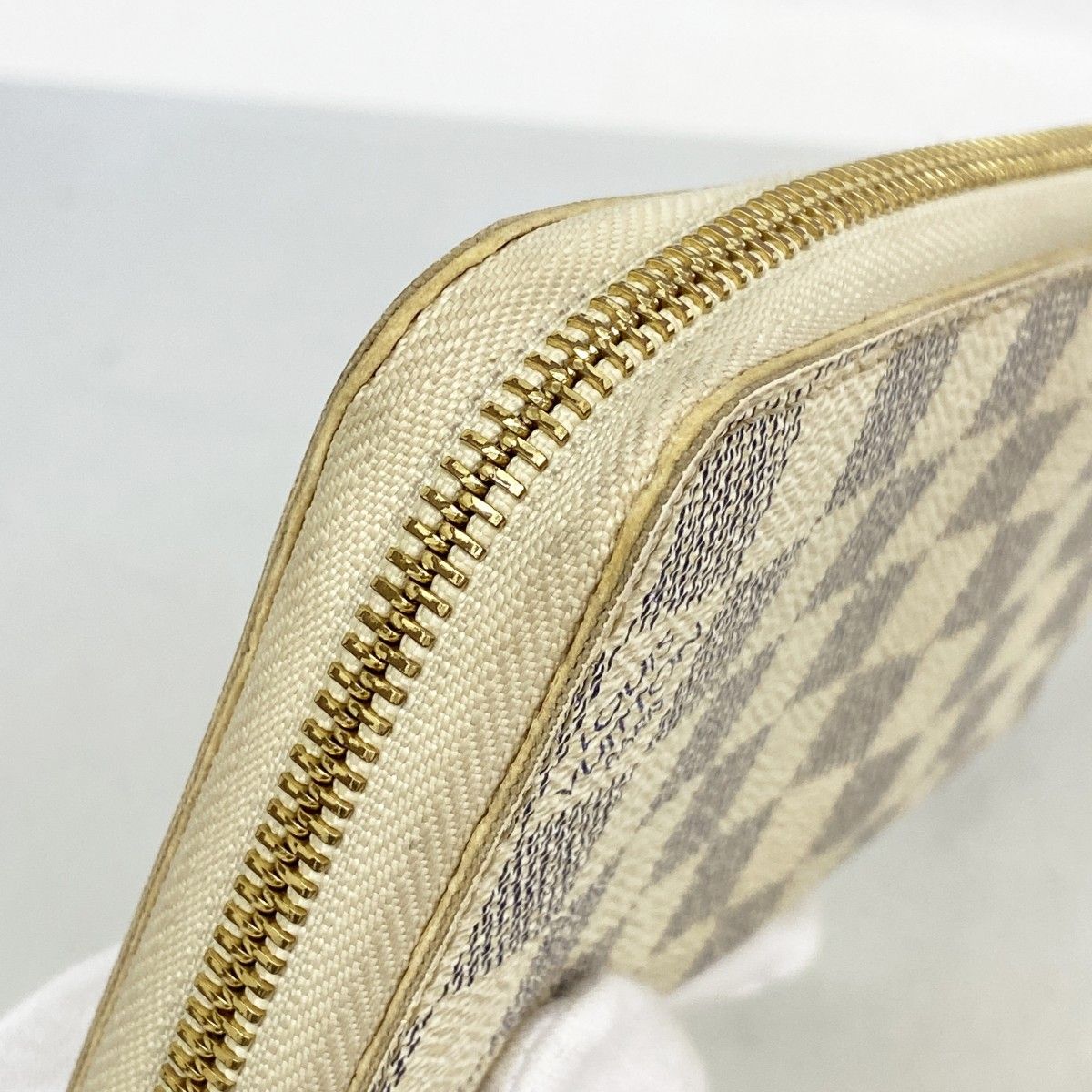 Louis Vuitton Wallet Damier Azur Zippy White — view 6
