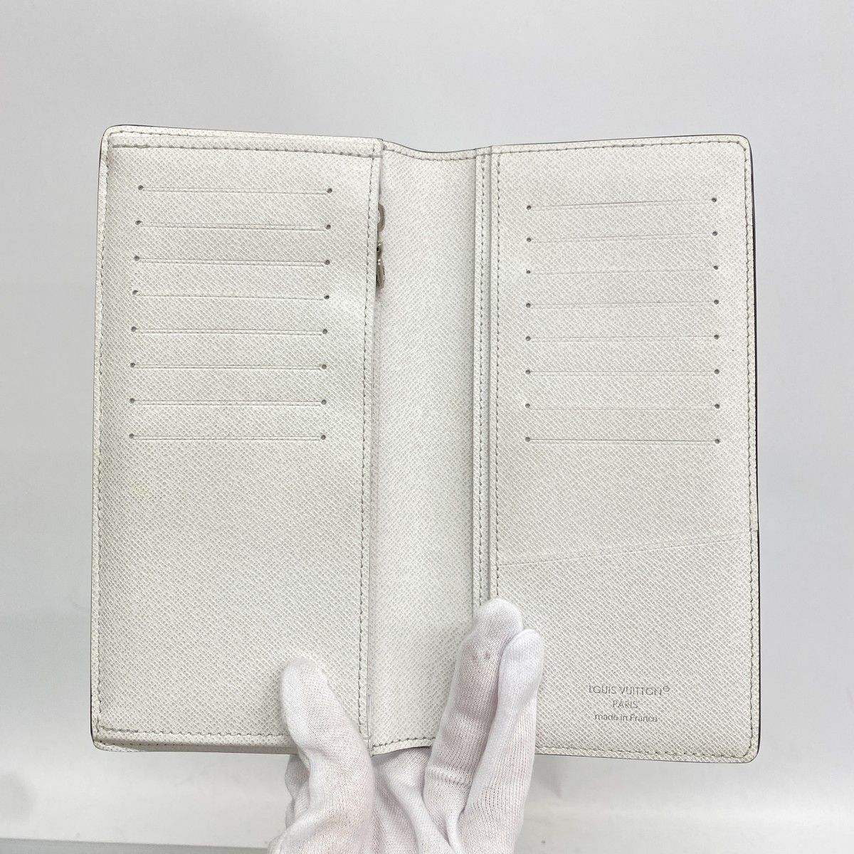 Louis Vuitton Wallet Taigarama Portefeuille Brazza Antarctic — view 3