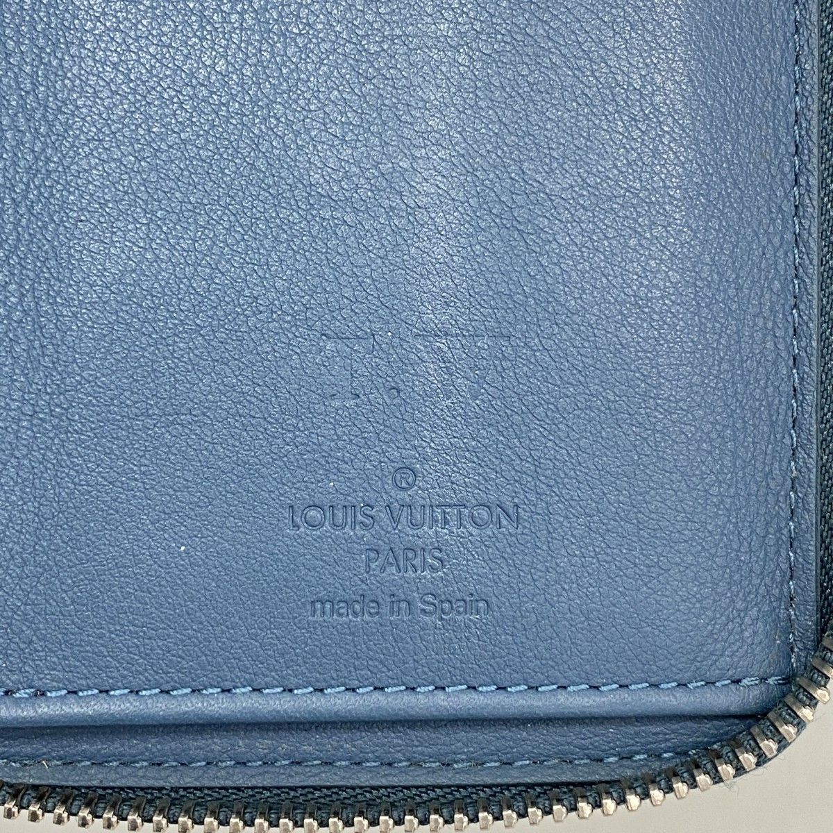 Louis Vuitton Wallet Taiga Zippy Vertical Blue — view 4