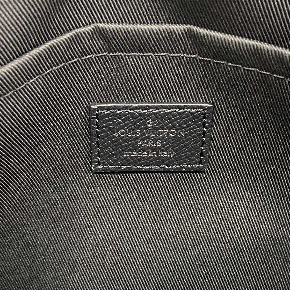 Louis Vuitton Shoulder Bag Taigarama Outdoor Messenger PM Black — view 5