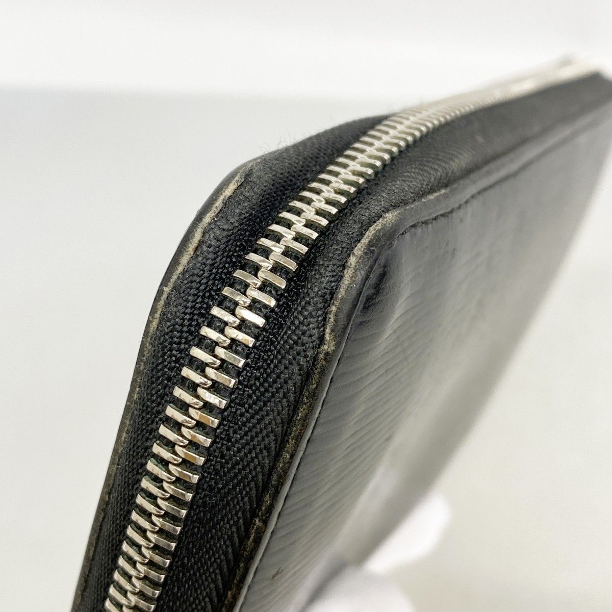 Louis Vuitton Wallet Epi Zippy Organizer Noir — view 6