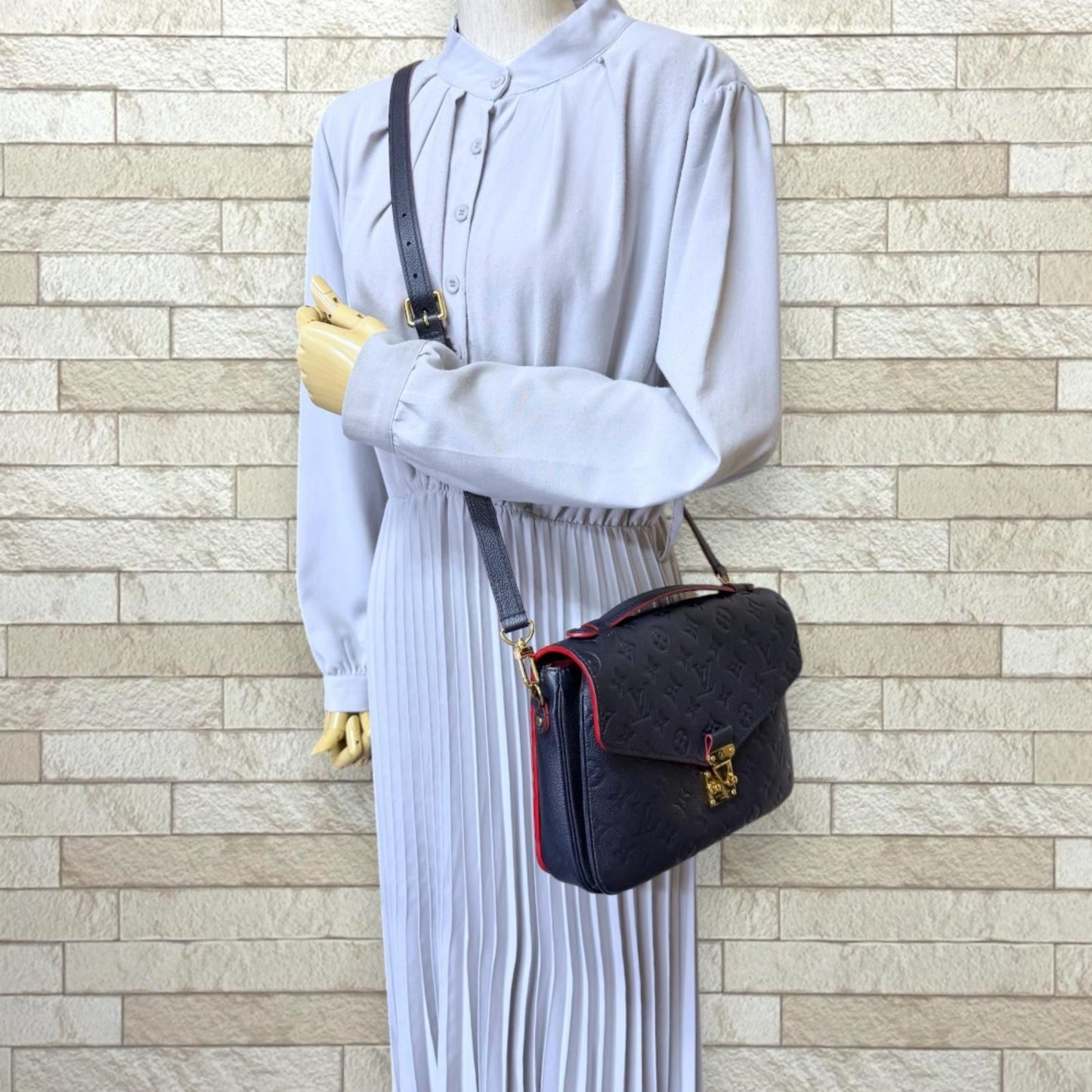 Louis Vuitton Pochette Metis MM Monogram Empreinte Shoulder Bag Navy — view 2
