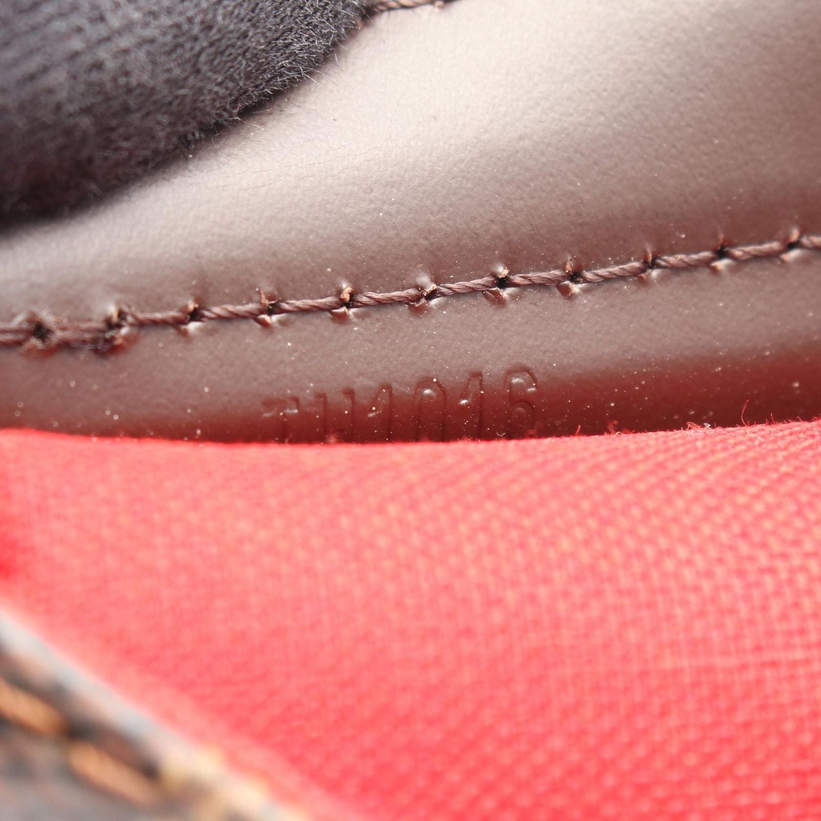 Louis Vuitton Tote Chelsea Canvas Leather — view 5