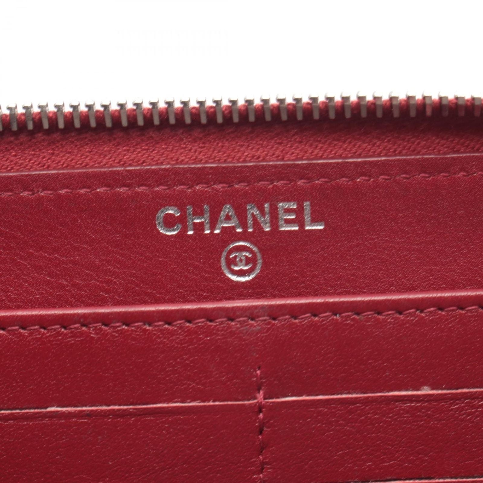 Chanel Round Wallet Red Leather Calf CC Logo — view 4
