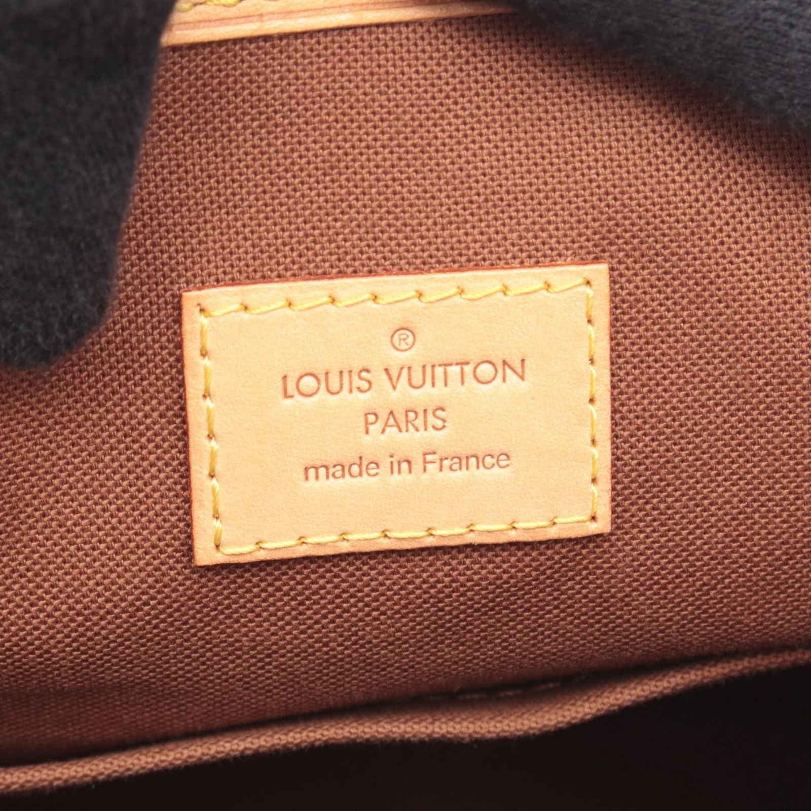 Louis Vuitton Handbag Batignolles Canvas Leather — view 4