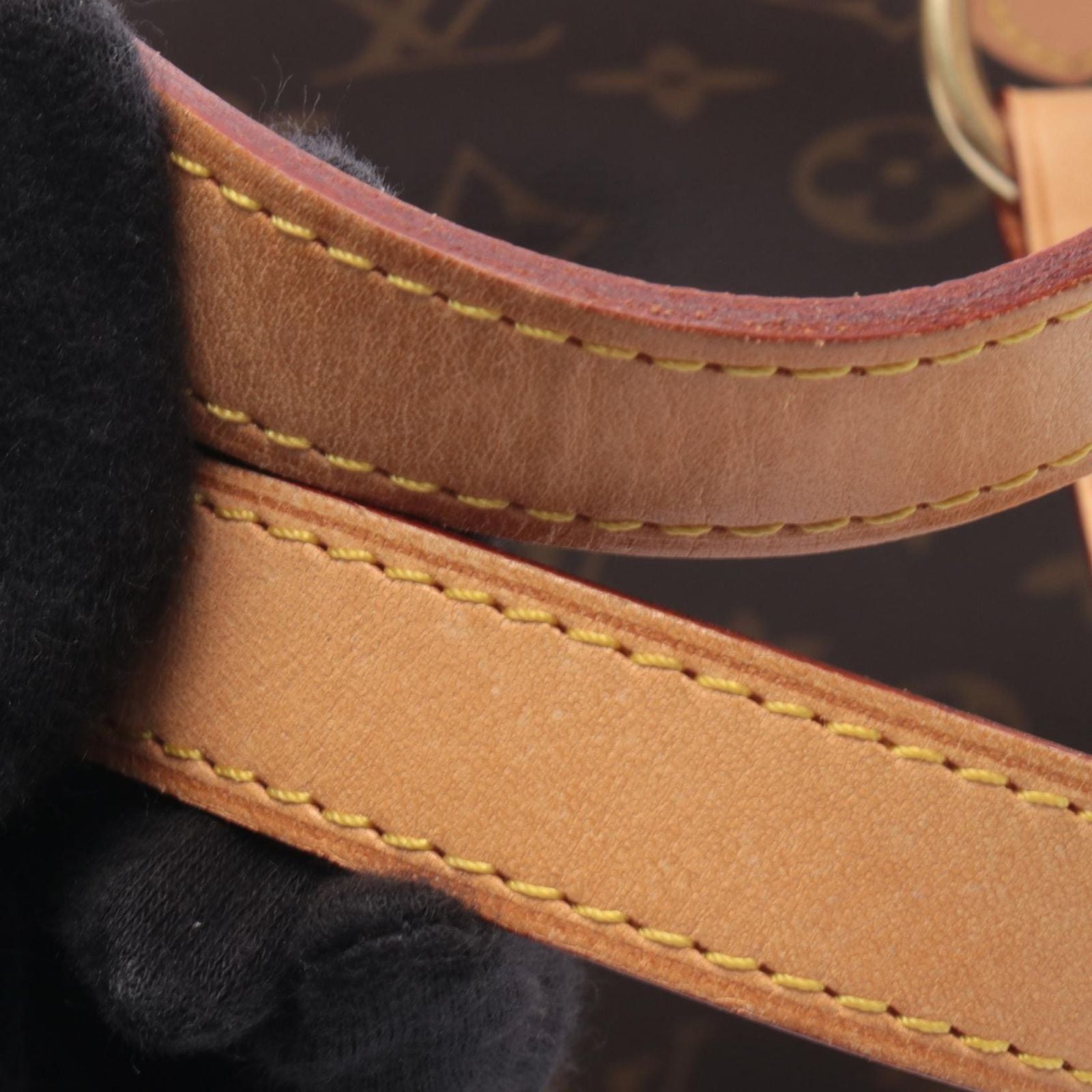 Louis Vuitton Handbag Batignolles Canvas Leather — view 9