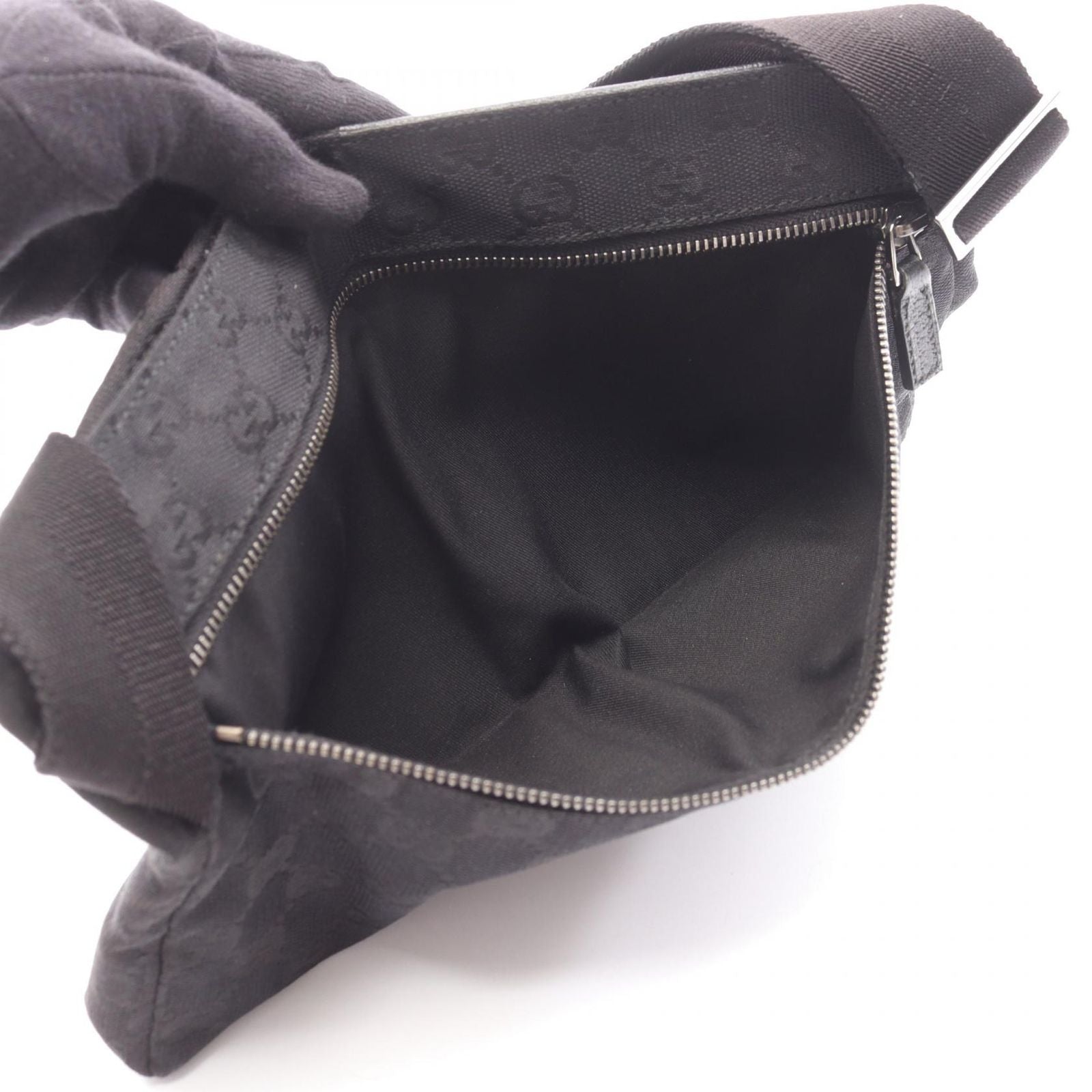Gucci Waist Bag GG Canvas Black — view 3