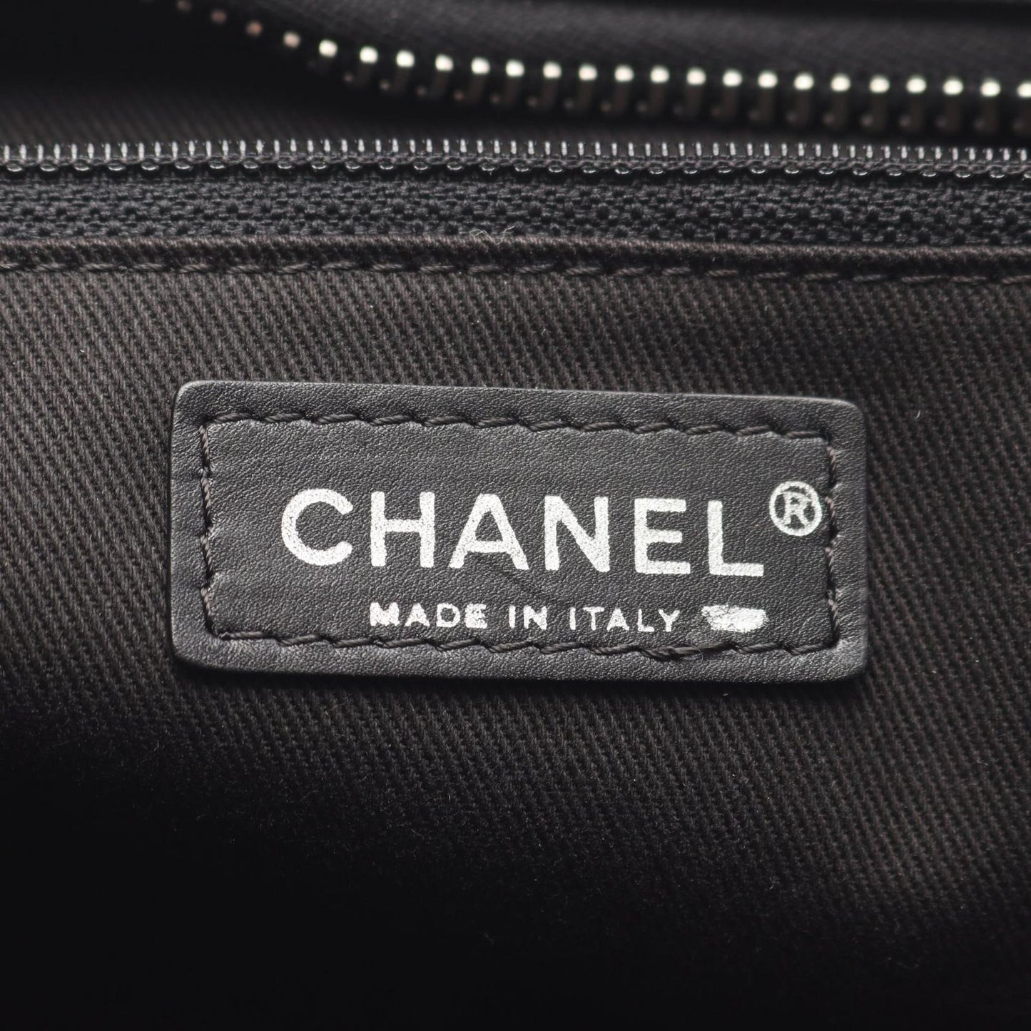 Chanel Boston Bag 2.55 Quilted Black Leather — view 4
