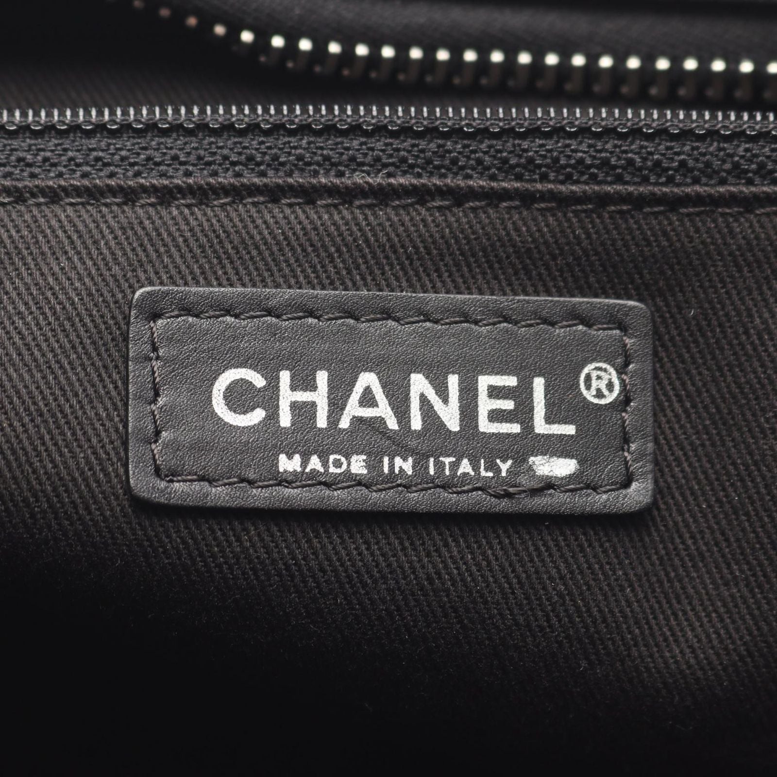 Chanel Boston Bag 2.55 Quilted Black Leather — view 4
