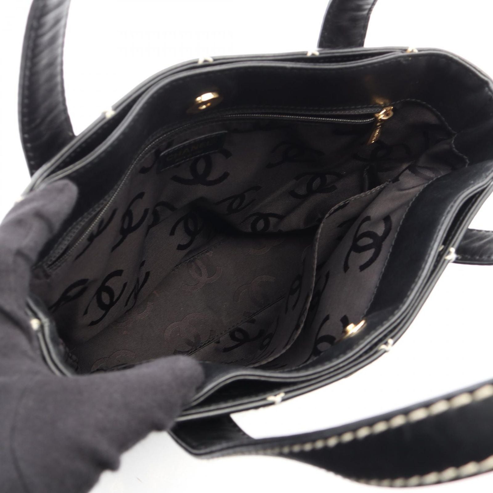 Chanel Tote Wild Stitch Black Leather — view 3