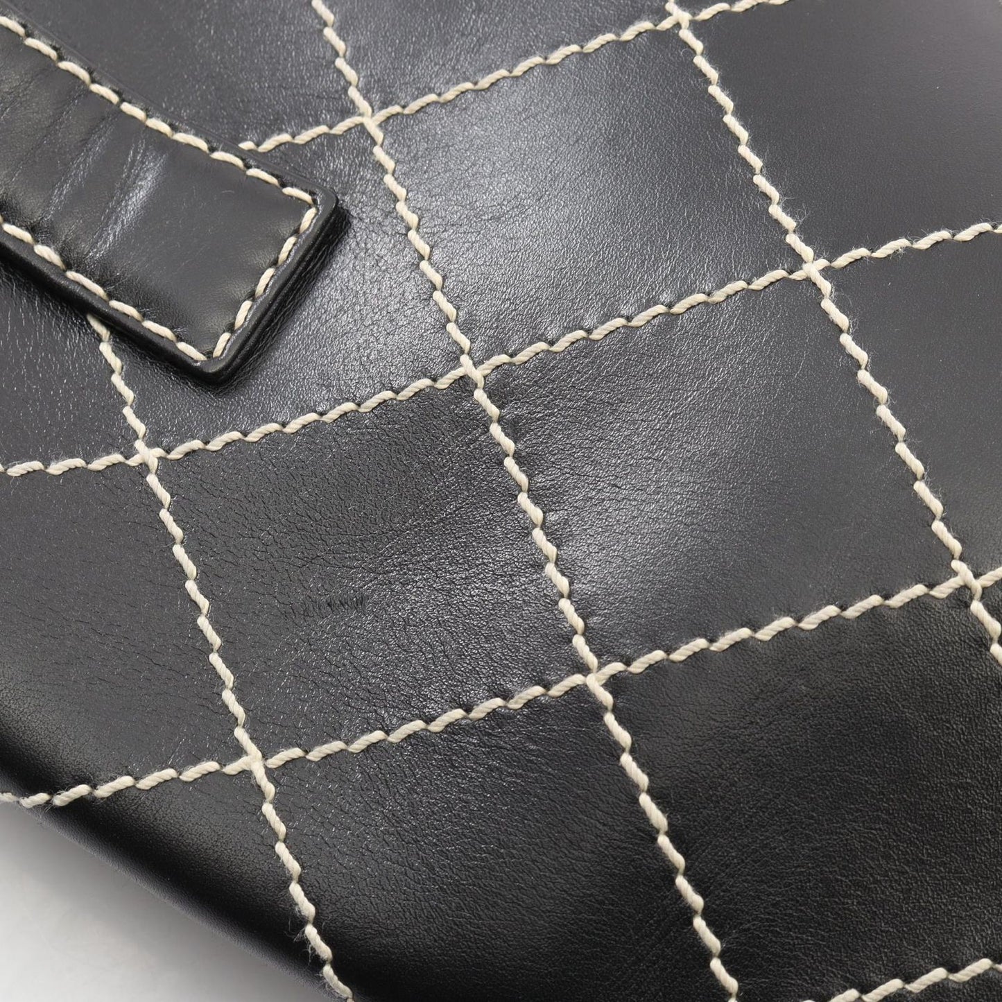 Chanel Tote Wild Stitch Black Leather — view 8