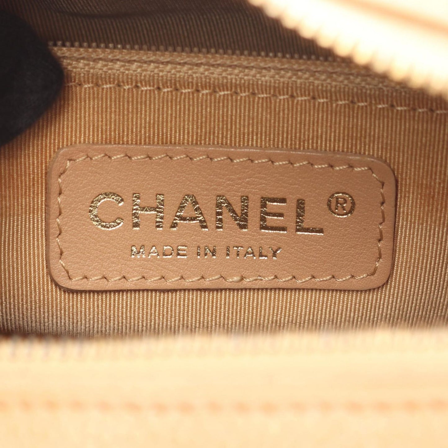 Chanel Shoulder Bag Quilted Beige Caviar Leather CC Logo — view 4