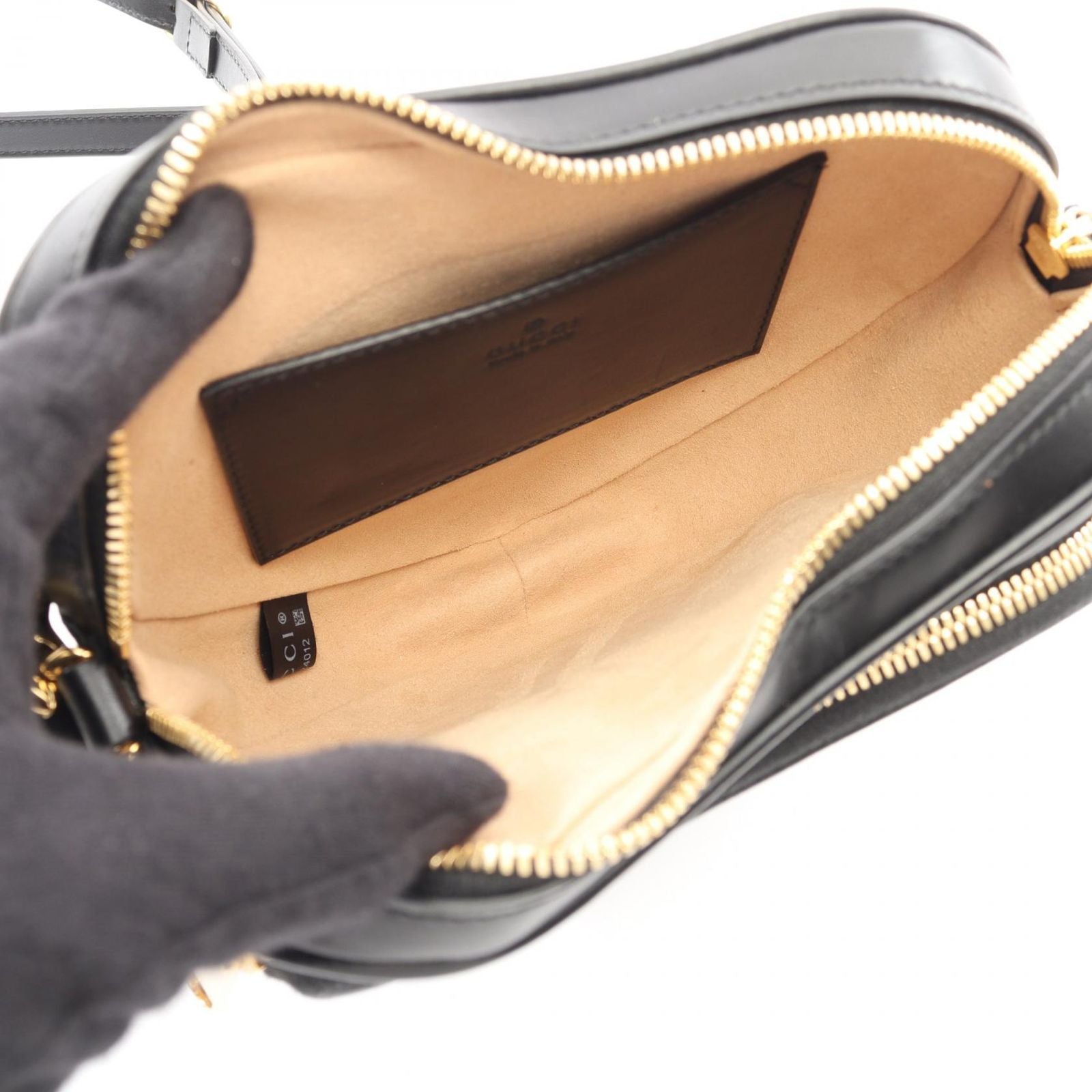 Gucci Shoulder Bag Interlocking Heart Black Leather — view 3