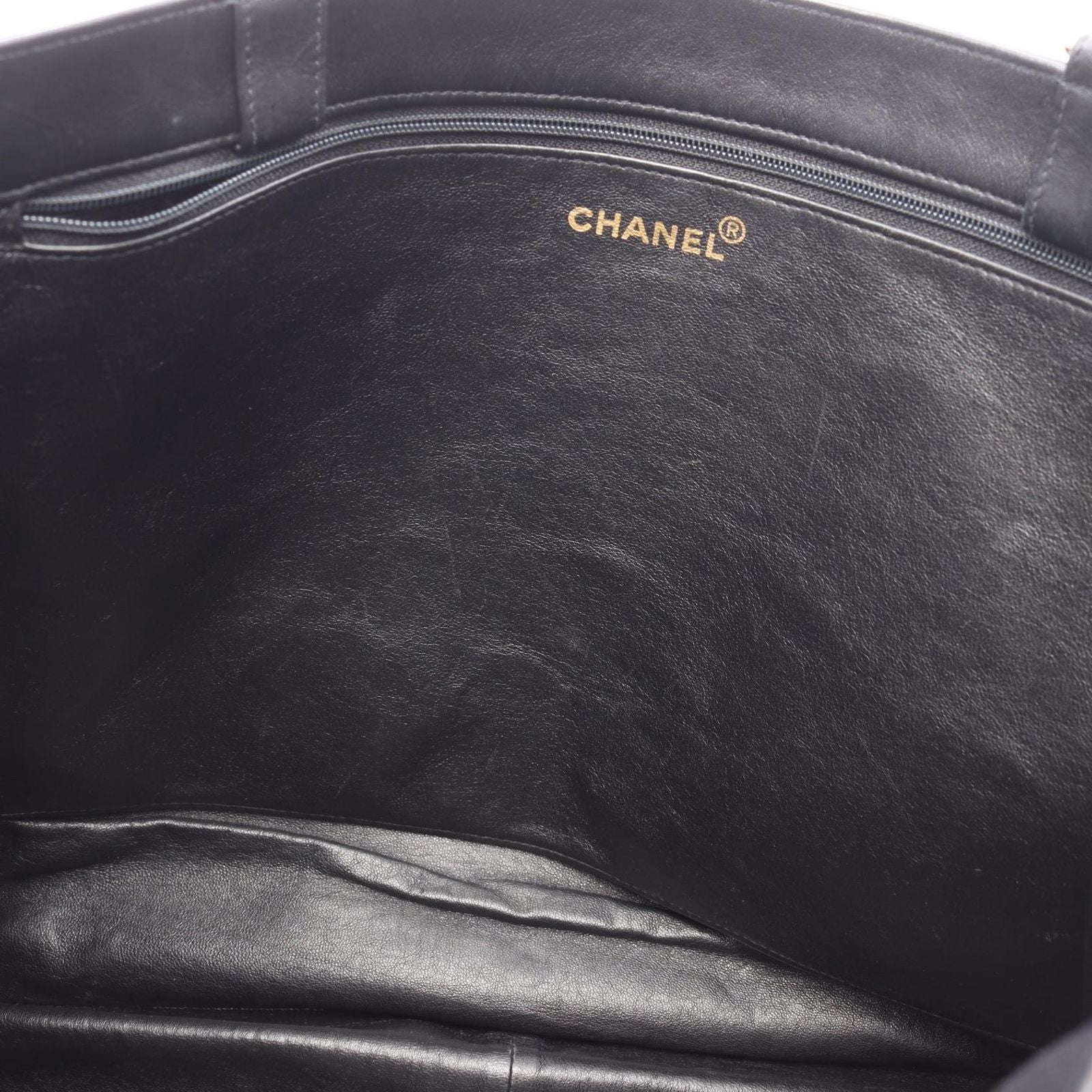 Chanel Tote Black Lambskin Jumbo CC Logo Chain — view 7