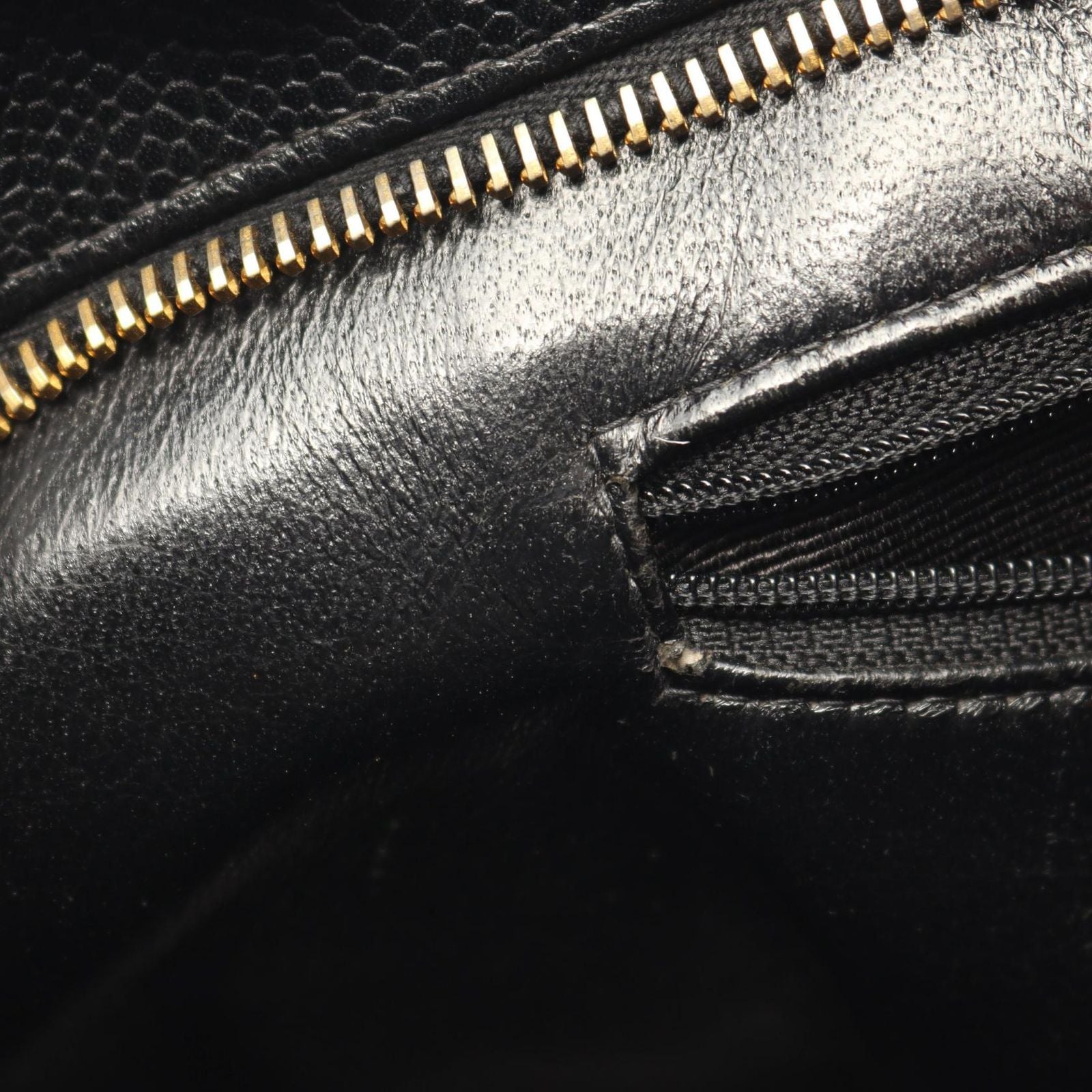 Chanel Tote Medallion Black Caviar Leather — view 7