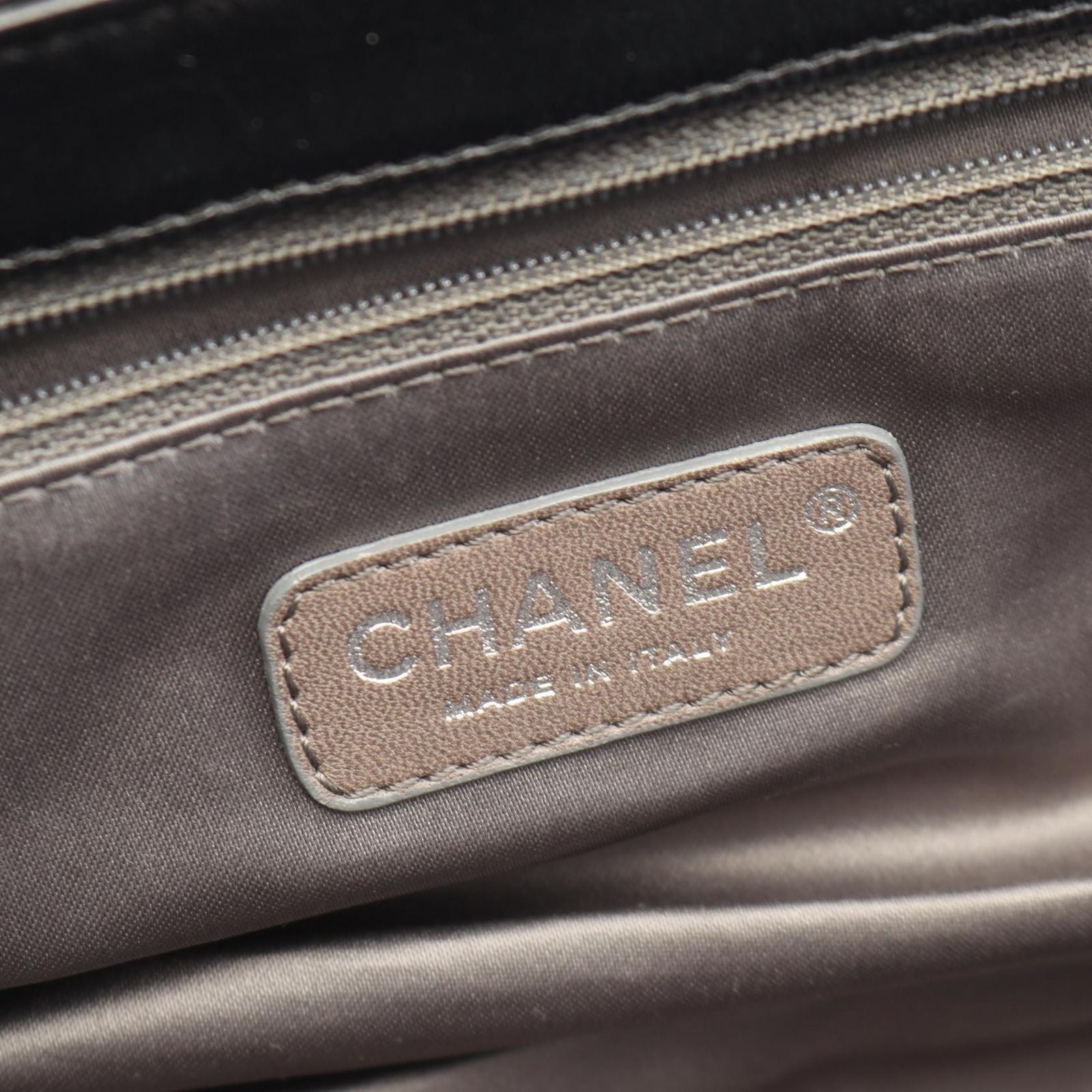 Chanel Shoulder Bag 2.55 Quilted Black Lambskin Chain — view 4