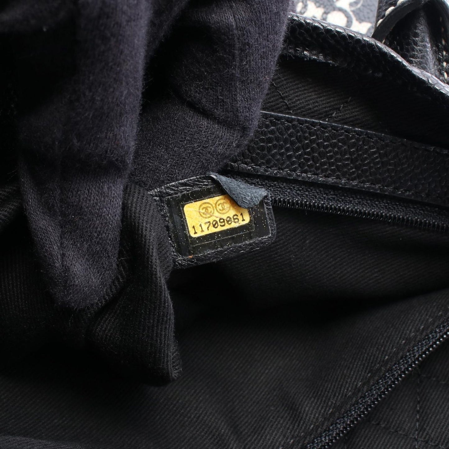 Chanel Tote Cocotravel Black Canvas Leather — view 5
