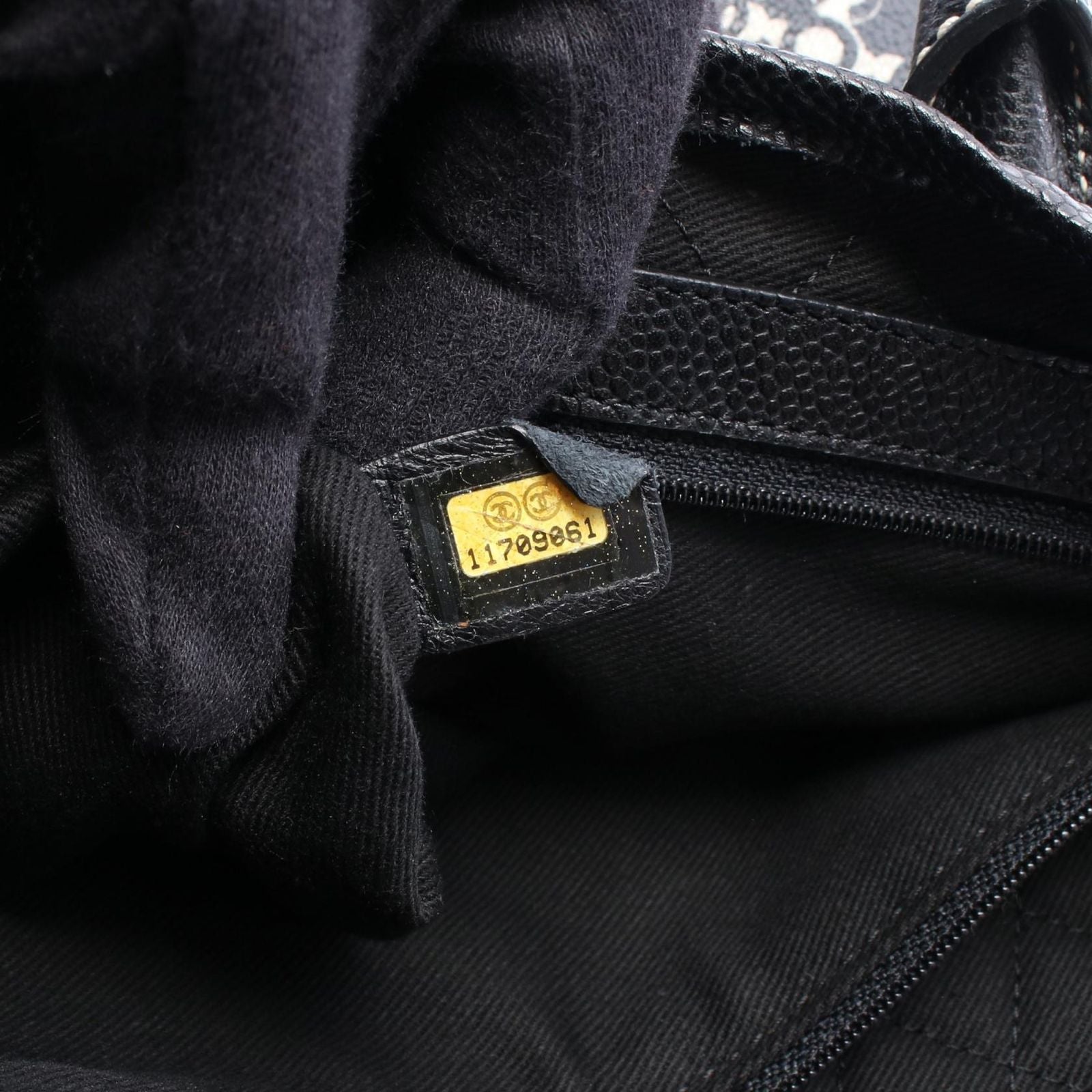 Chanel Tote Cocotravel Black Canvas Leather — view 5
