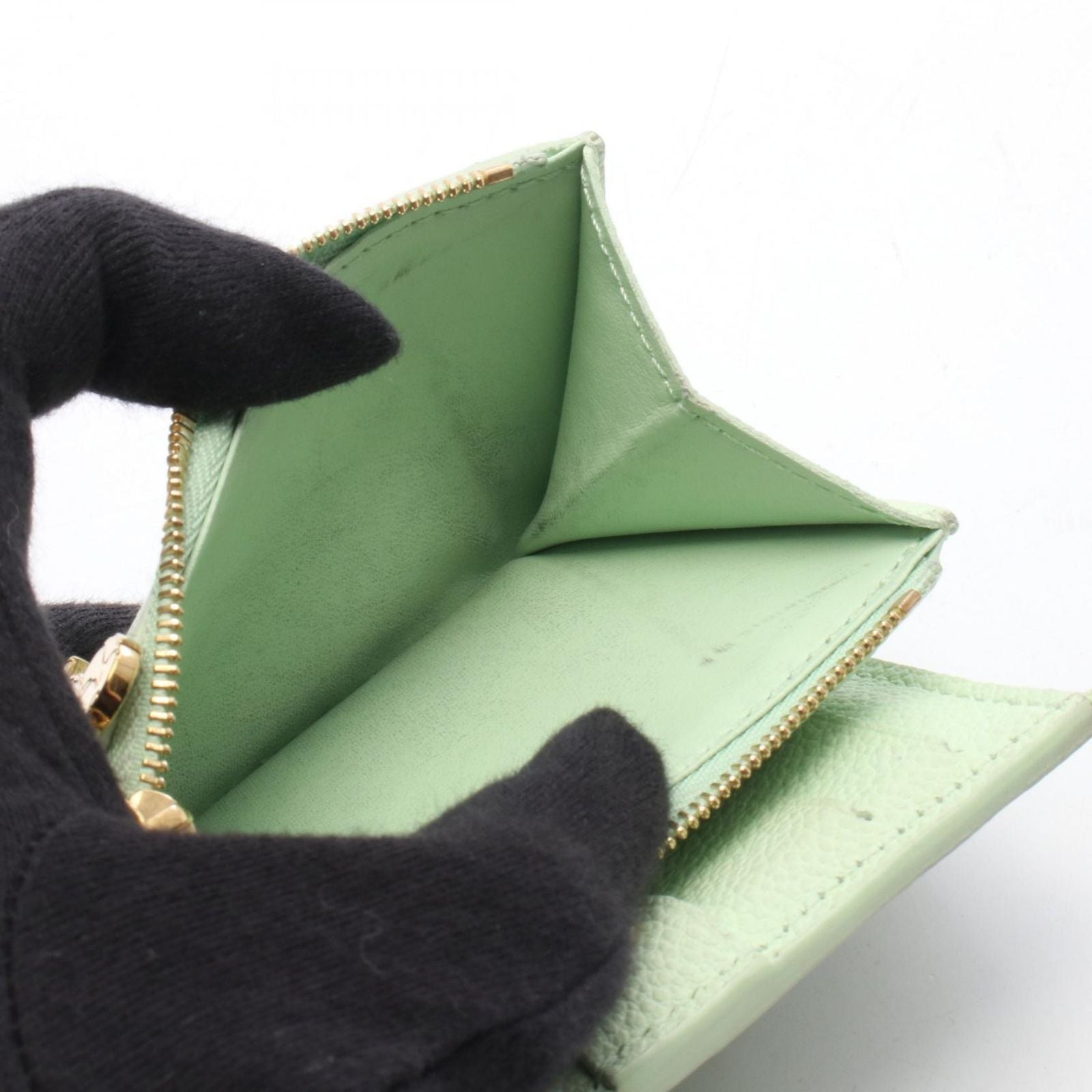 Louis Vuitton Bifold Wallet LV TM Portefeuille Lisa Monogram Empreinte Green — view 4