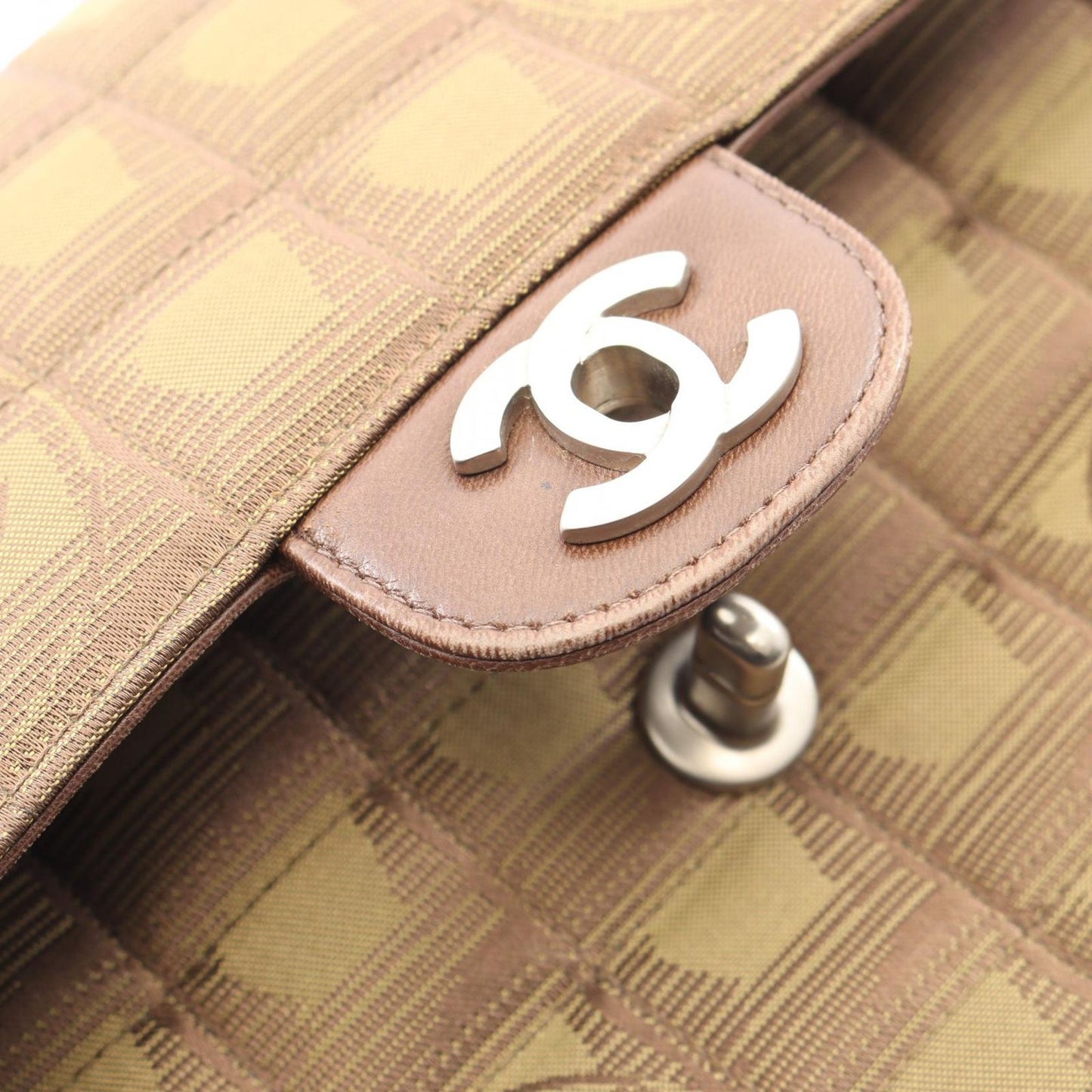 Chanel Shoulder Bag New Travel Line Khaki Leather Chain — view 9