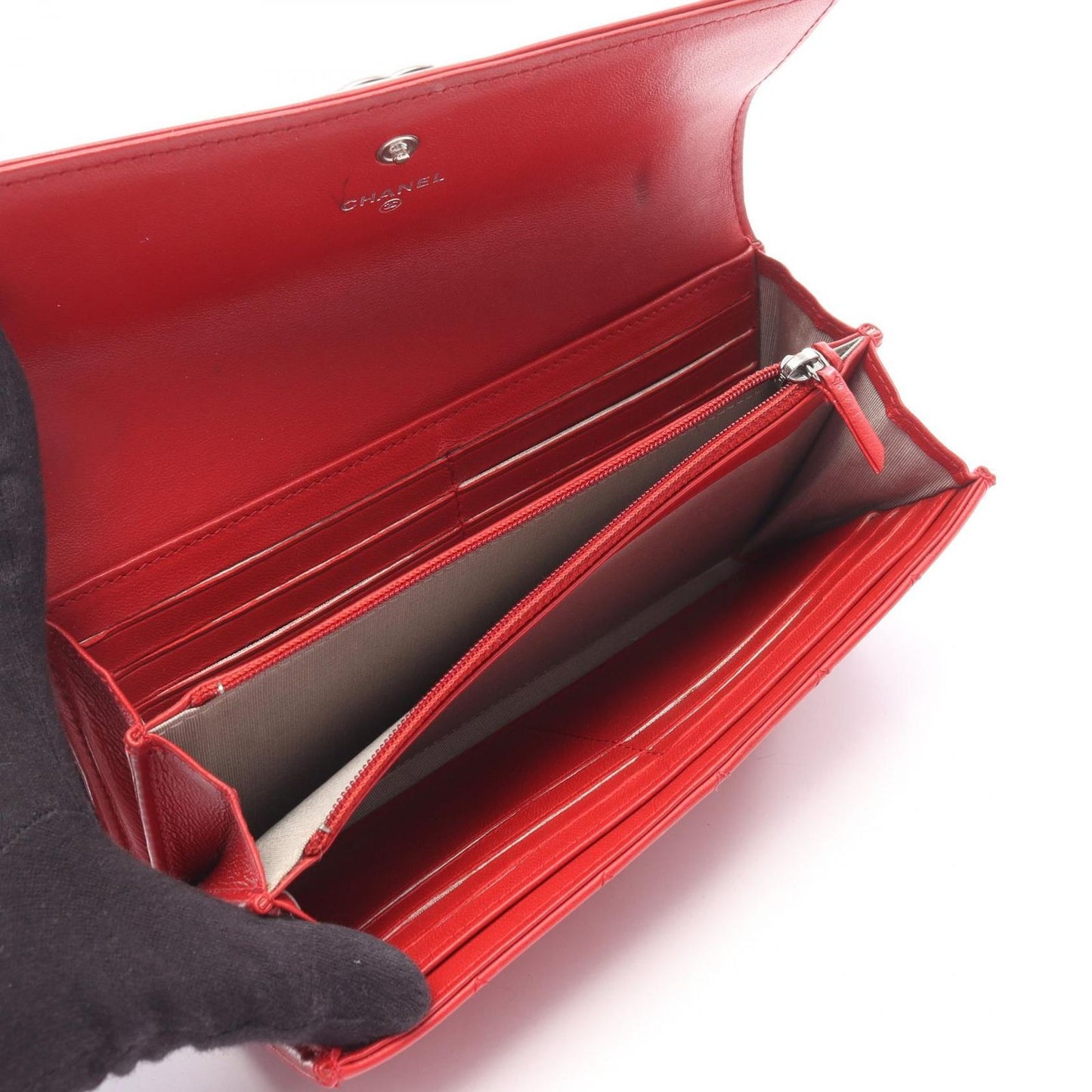 Chanel Bifold Wallet Red Lambskin Zip — view 3