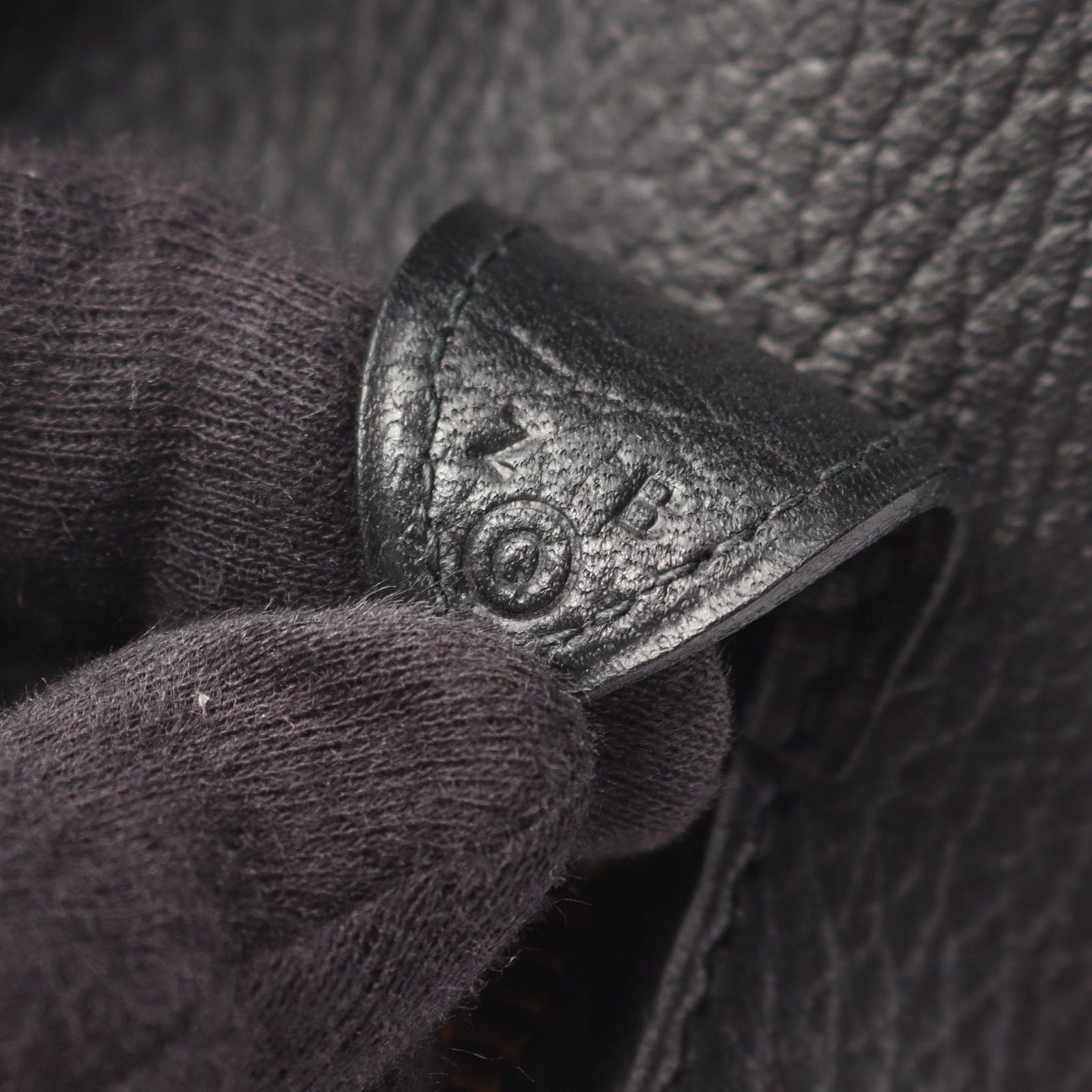 Hermes Boston Bag Victoria 43 Black Natural Leather — view 5