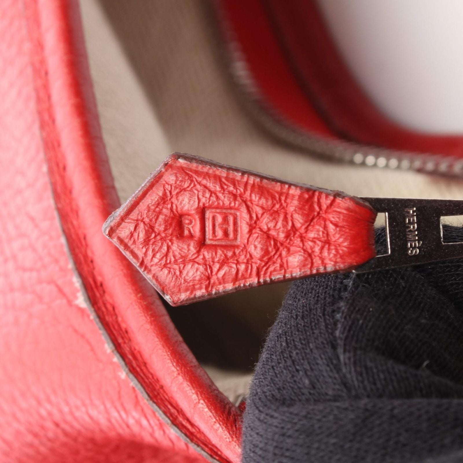 Hermes Shoulder Bag Masai GM Rouge Vif — view 5