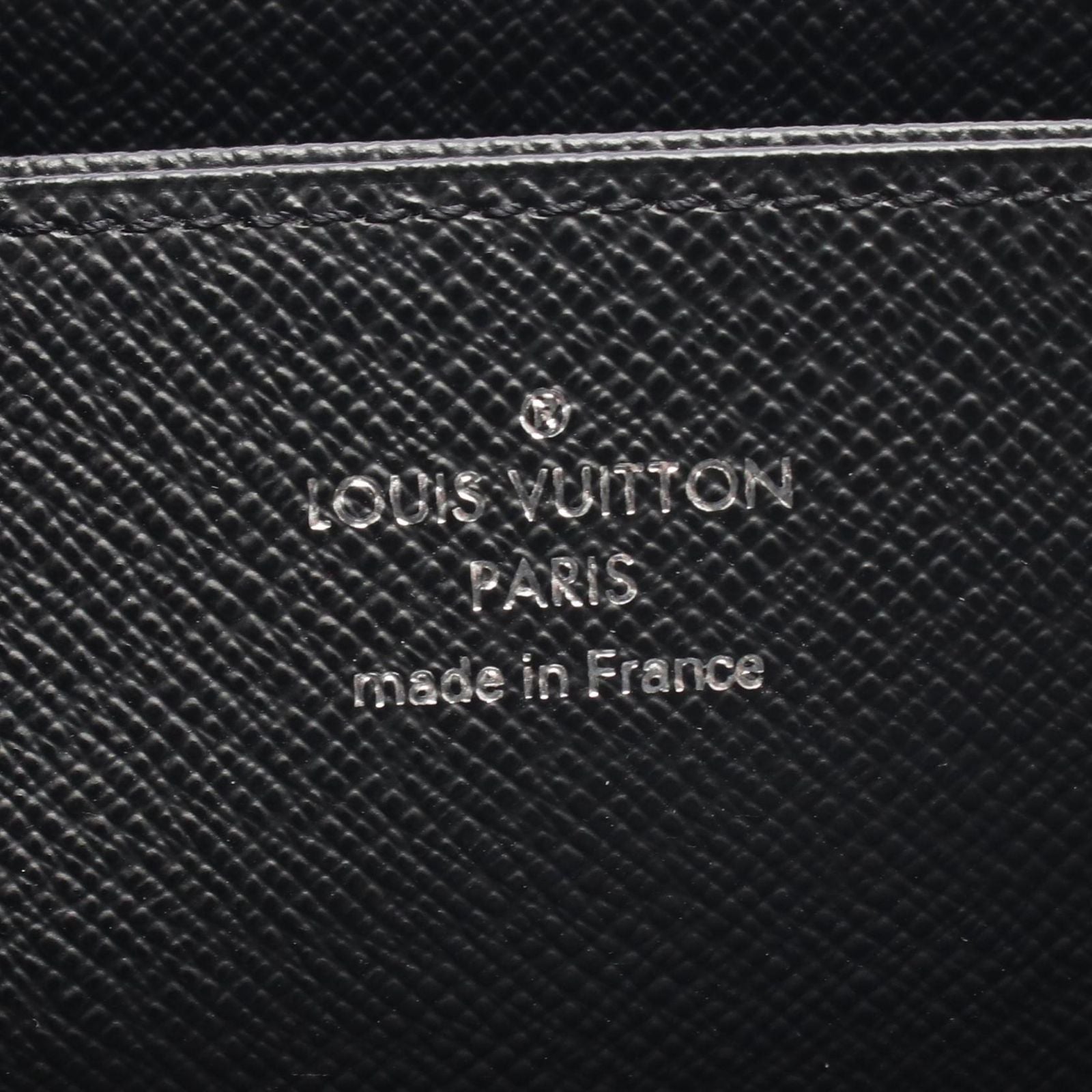 Louis Vuitton Round Wallet Zippy Epi Noir Leather — view 4