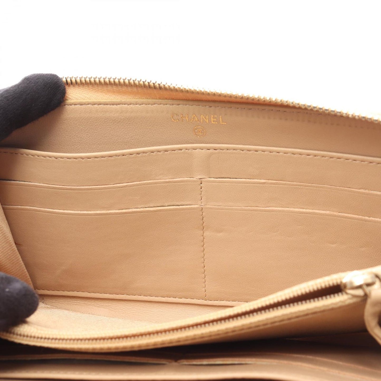 Chanel Round Wallet Quilted Beige Lambskin — view 6