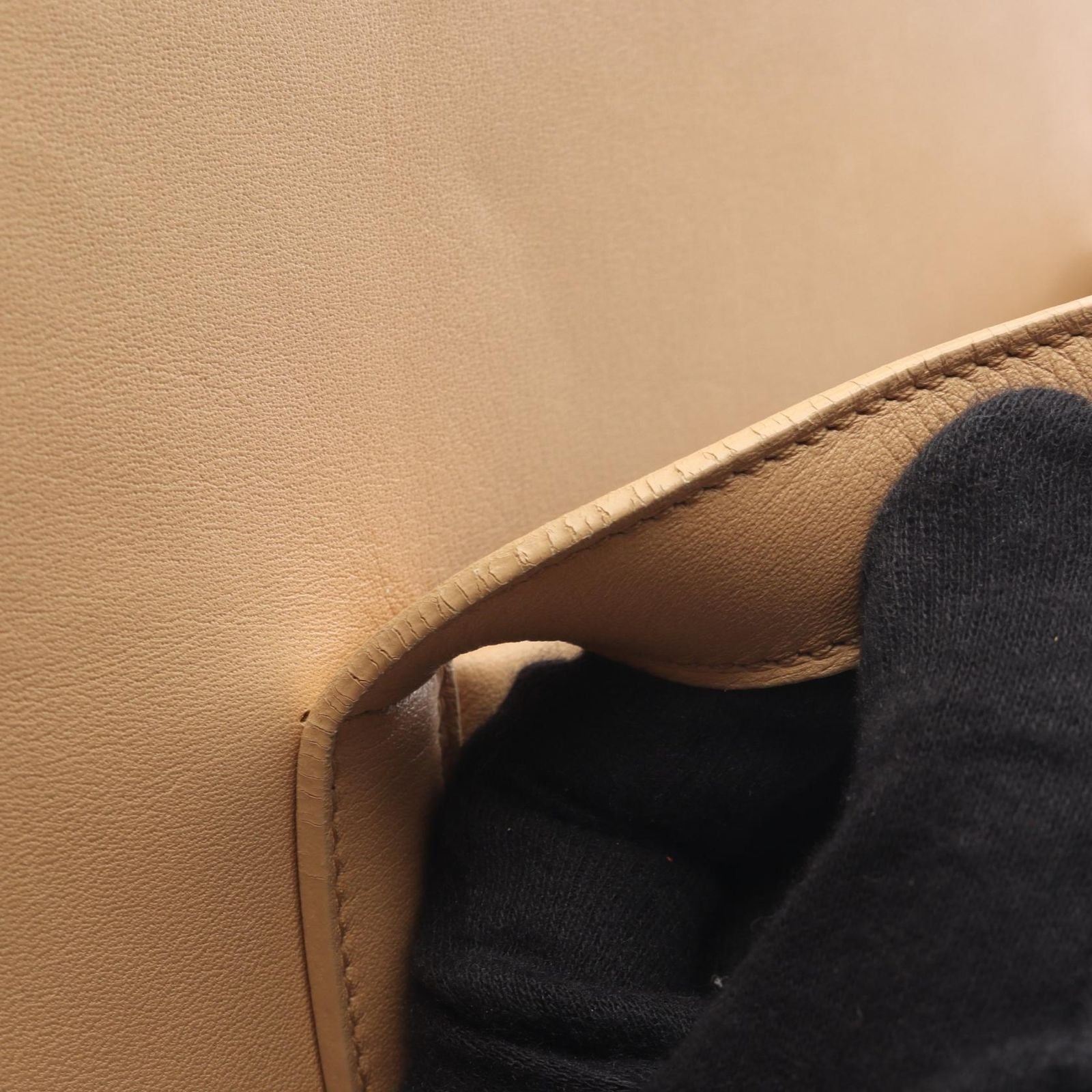 Cartier Tote Cabochon Beige Leather — view 8