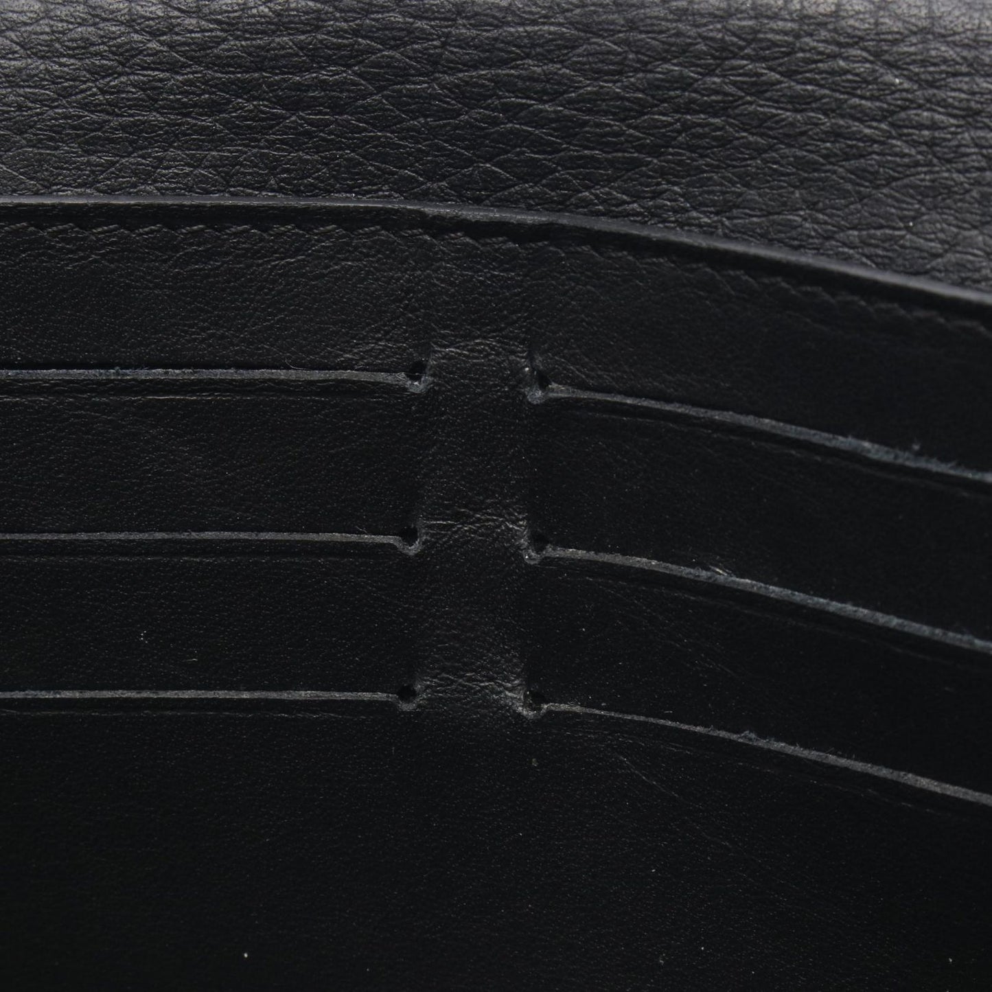 Louis Vuitton Bifold Wallet Portefeuille Capucines Noir — view 7