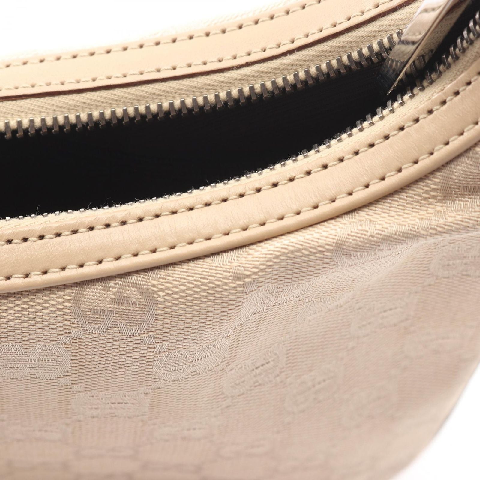 Gucci Shoulder Bag GG Canvas Beige — view 5