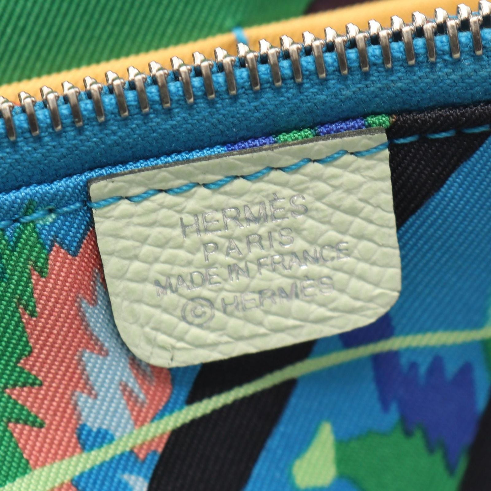 Hermes Round Wallet Azap Long Silk in Vert Fizz in — view 4
