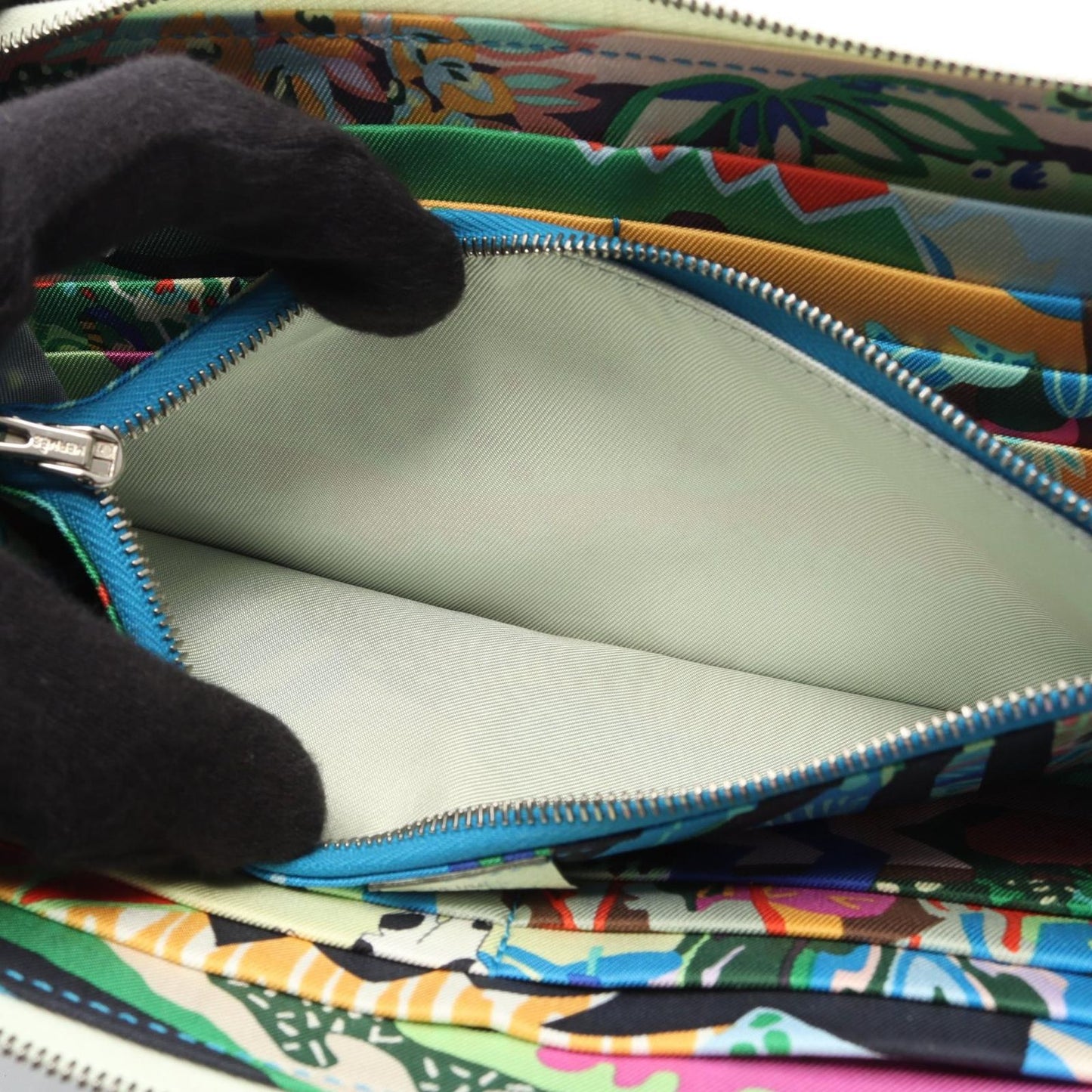 Hermes Round Wallet Azap Long Silk in Vert Fizz in — view 8