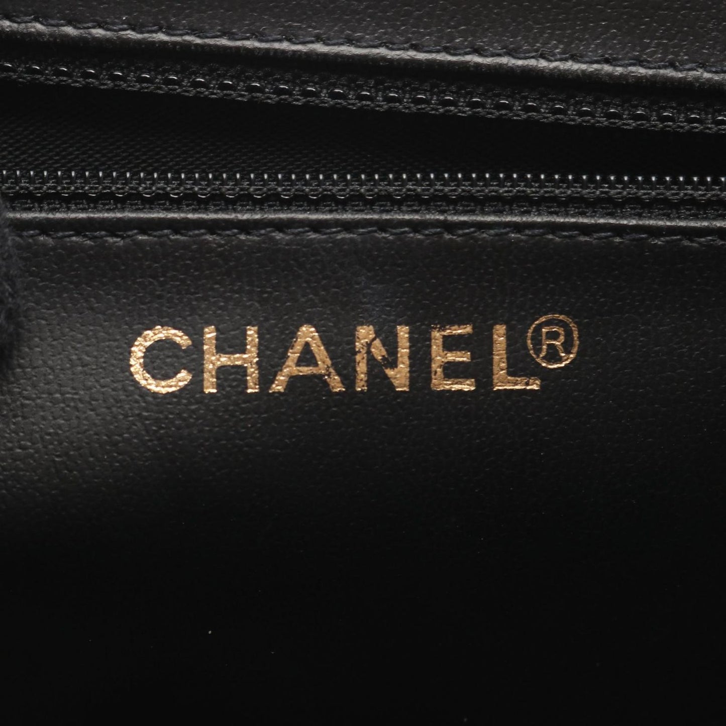 Chanel Handbag Bicolor CC Logo with Mirror 2-Way Black Lambskin Vanity Bag — view 4