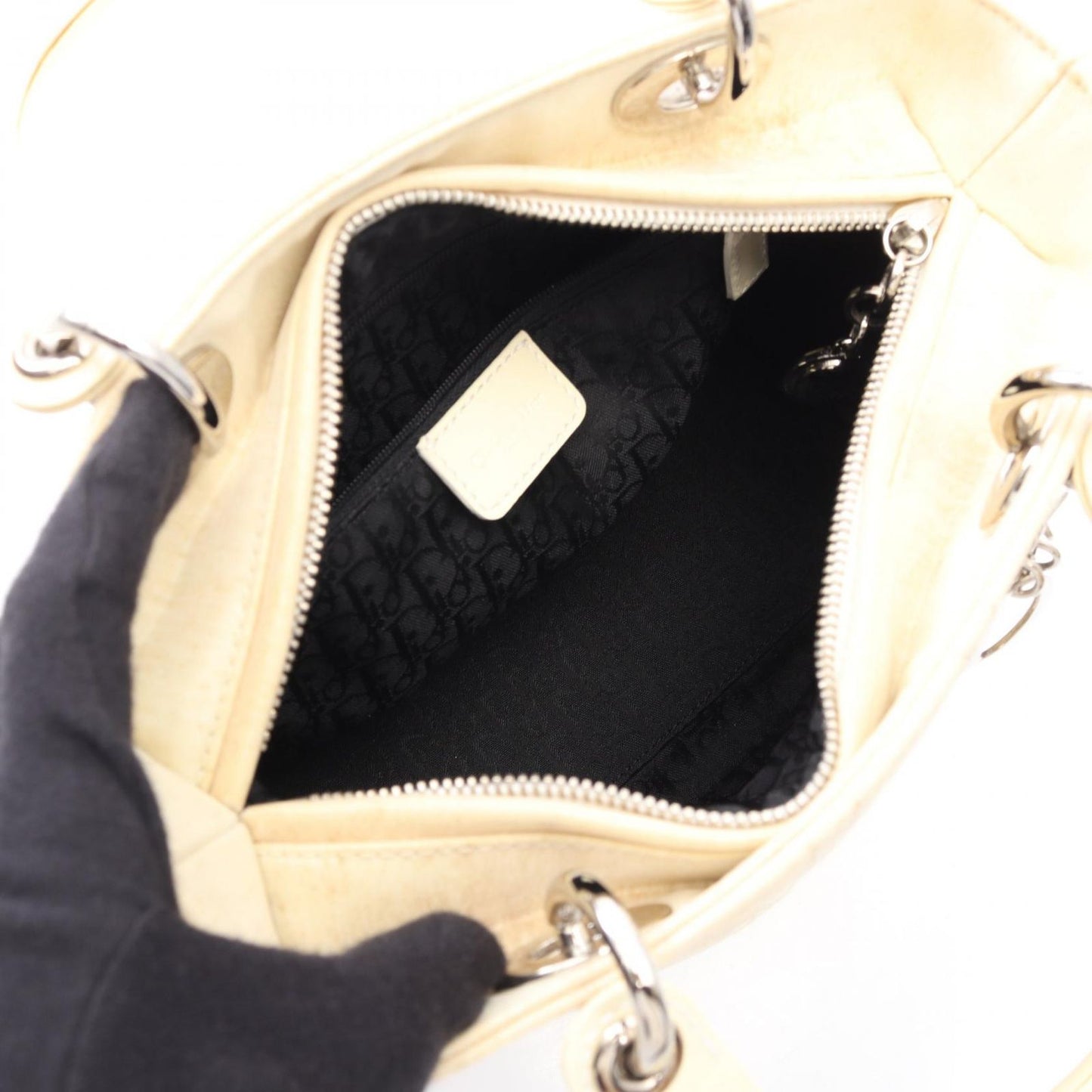 Dior Handbag Lady Dior Cannage 2-Way Beige Patent Leather Tote — view 3