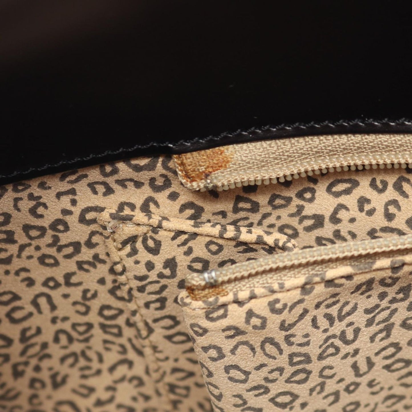 Cartier Shoulder Bag Black Leather — view 5