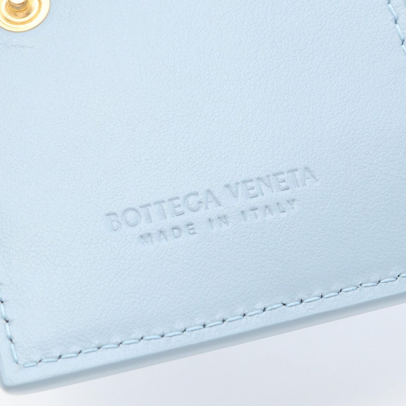 Bottega Veneta Bifold Wallet Small Cassette Maxi Intrecciato Light Blue Leather — view 5