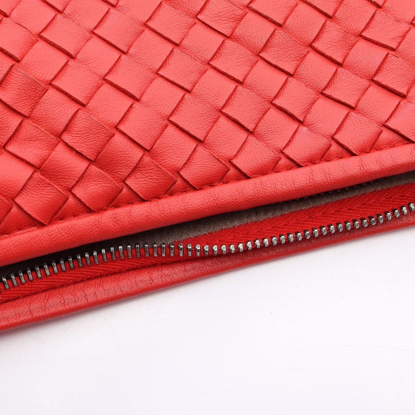 Bottega Veneta Shoulder Bag Intrecciato Red Leather — view 6