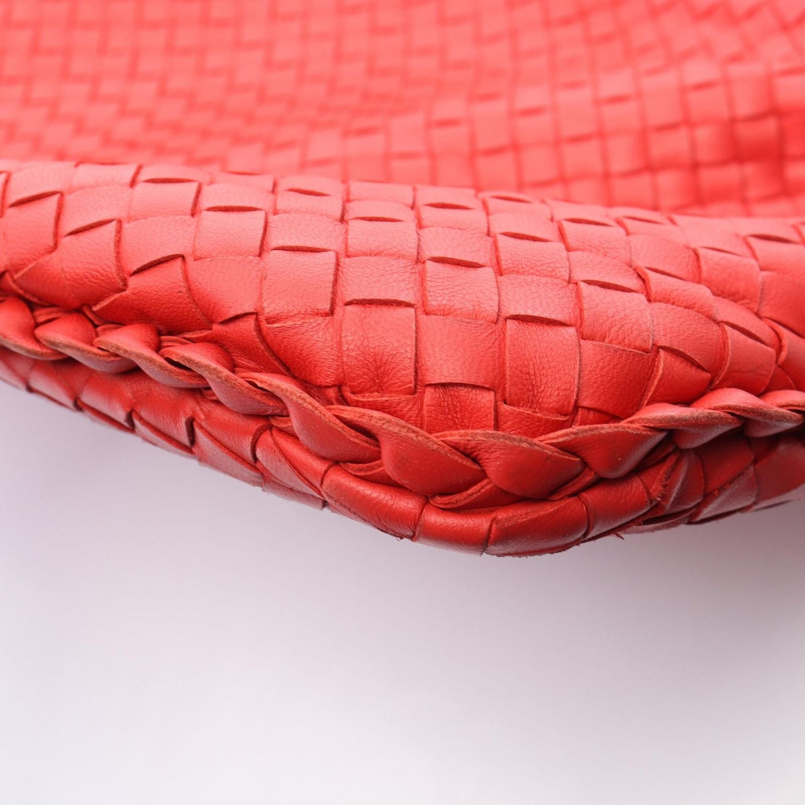 Bottega Veneta Shoulder Bag Intrecciato Red Leather — view 8