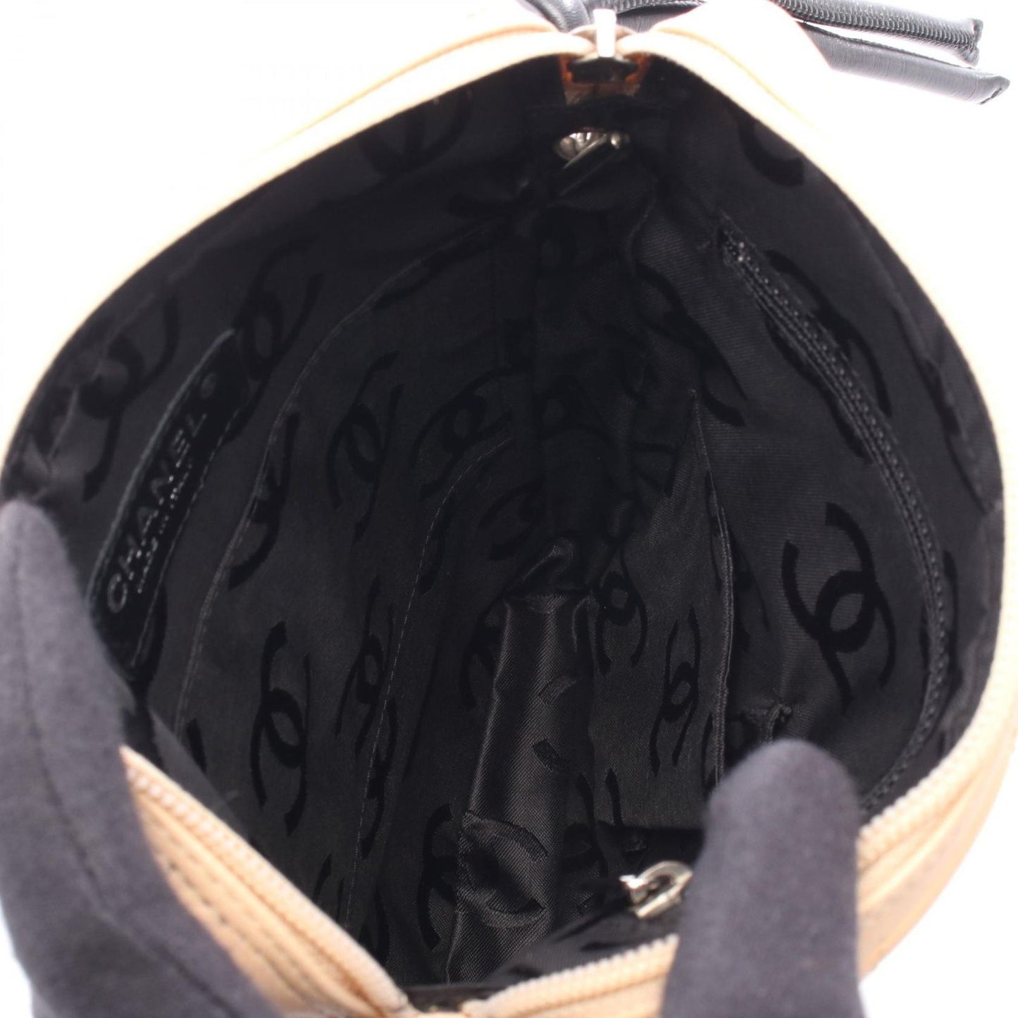 Chanel Shoulder Bag Cambon Line Beige Black Leather — view 3