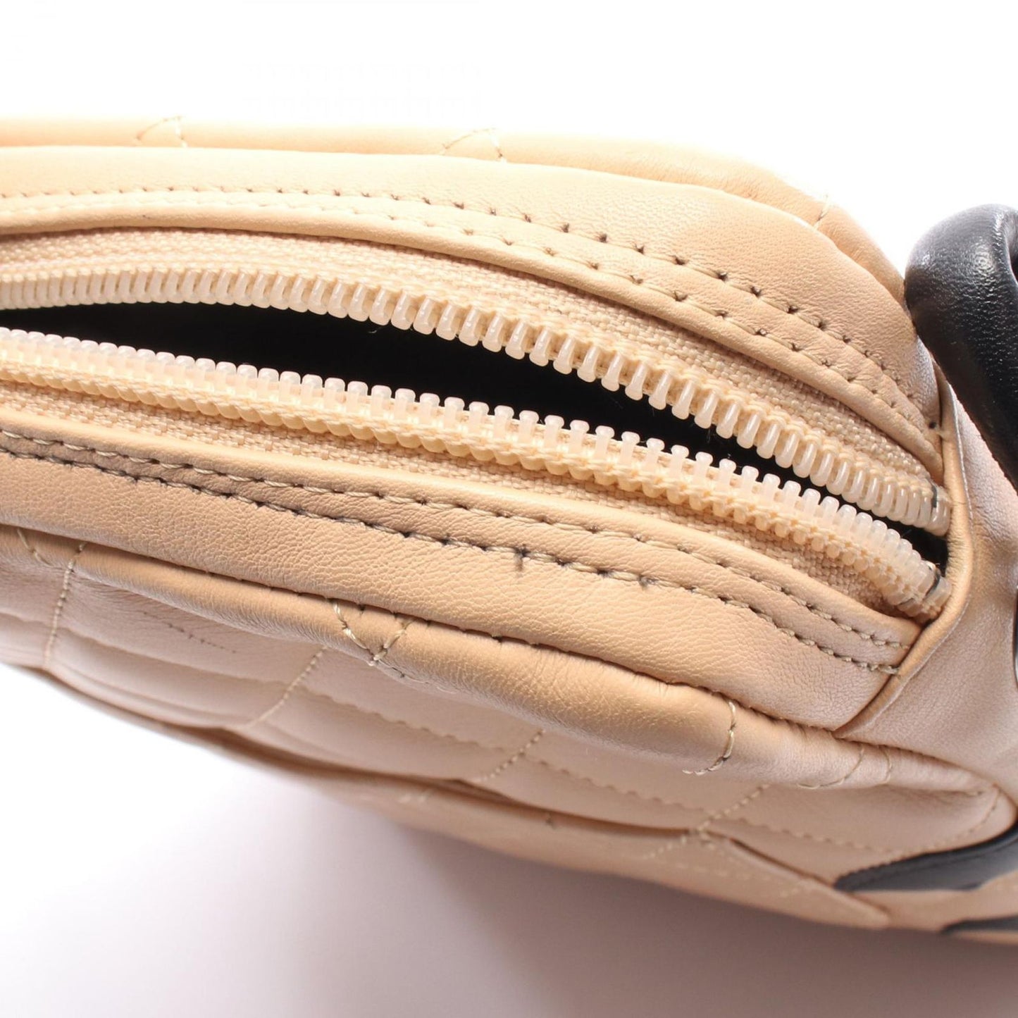 Chanel Shoulder Bag Cambon Line Beige Black Leather — view 9