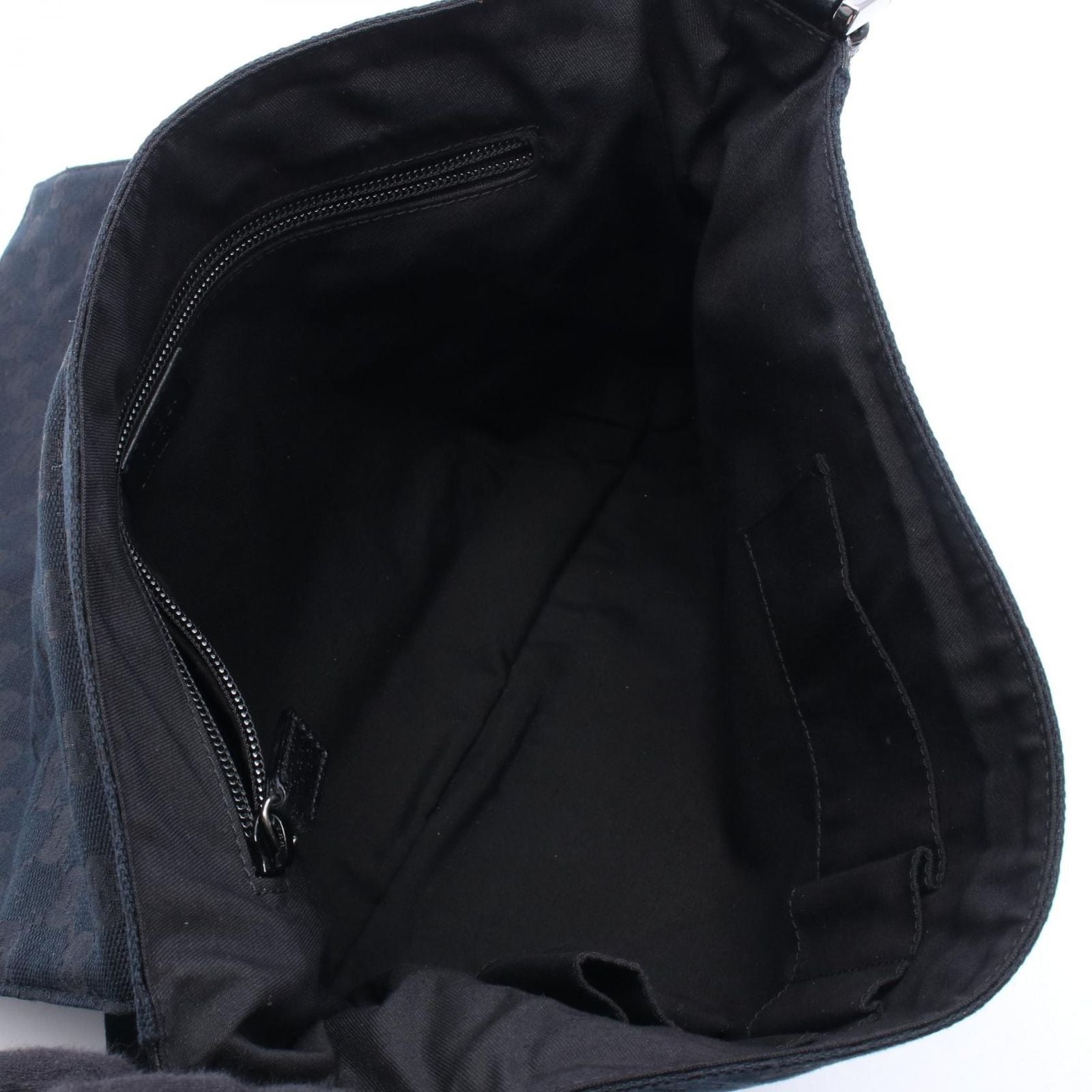 Gucci Shoulder Bag GG Canvas Black — view 3