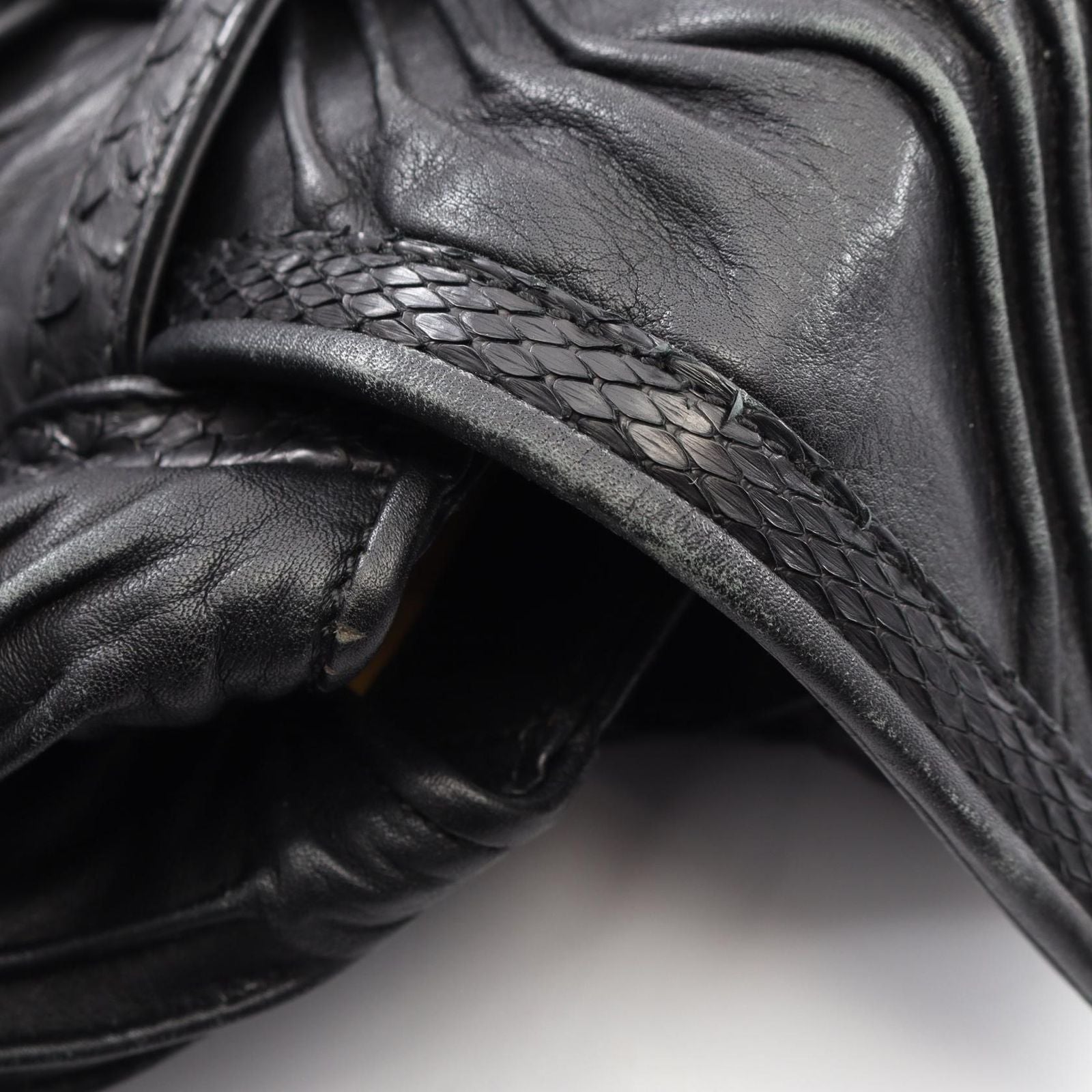 Bvlgari Handbag Chandra Black Leather Exotic Cles the Hand — view 7