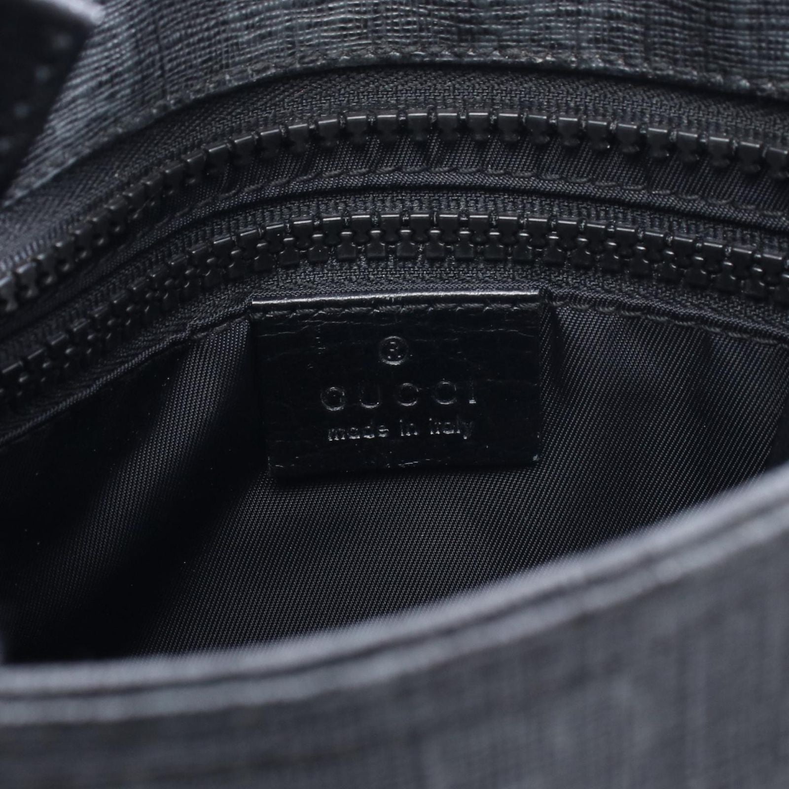 Gucci Shoulder Bag GG Supreme Black Canvas Leather — view 4