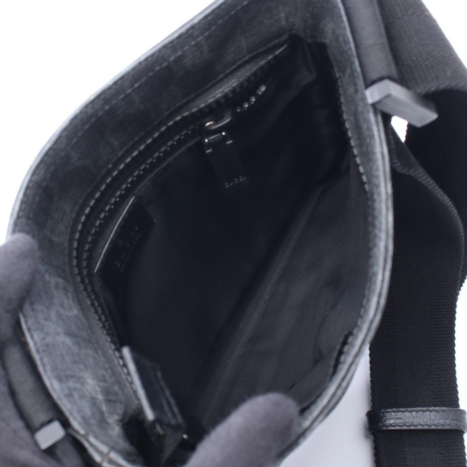 Gucci Shoulder Bag GG Supreme Black Canvas Leather — view 3