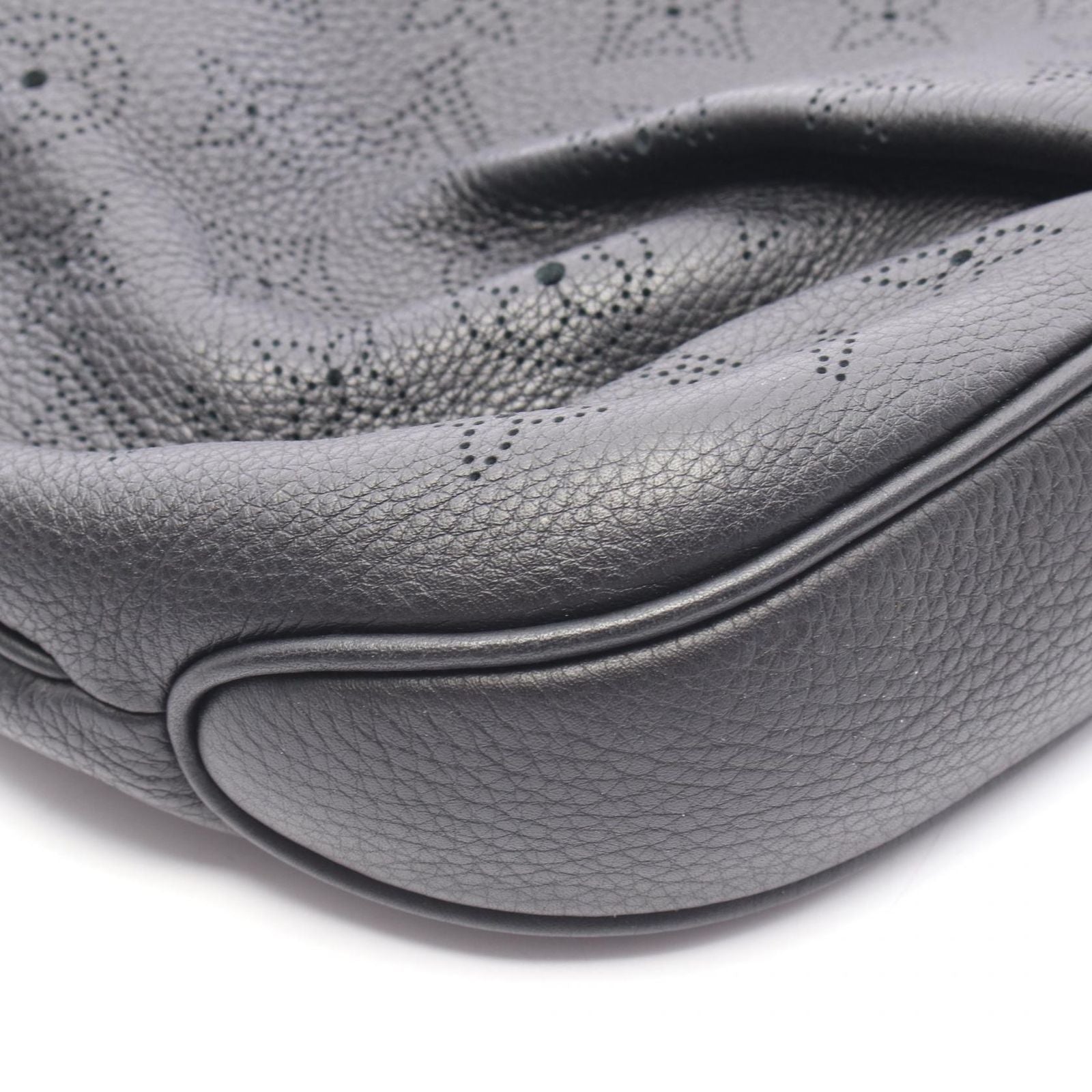 Louis Vuitton Shoulder Bag Selene PM Mahina Noir 2-Way Leather — view 8