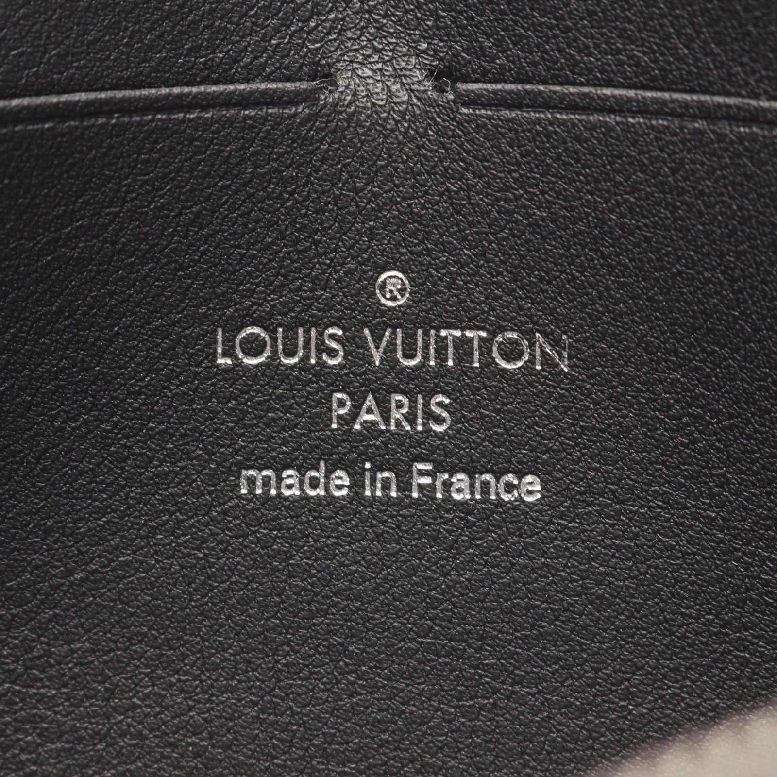 Louis Vuitton Round Wallet Zippy Mahina Noir Leather — view 4