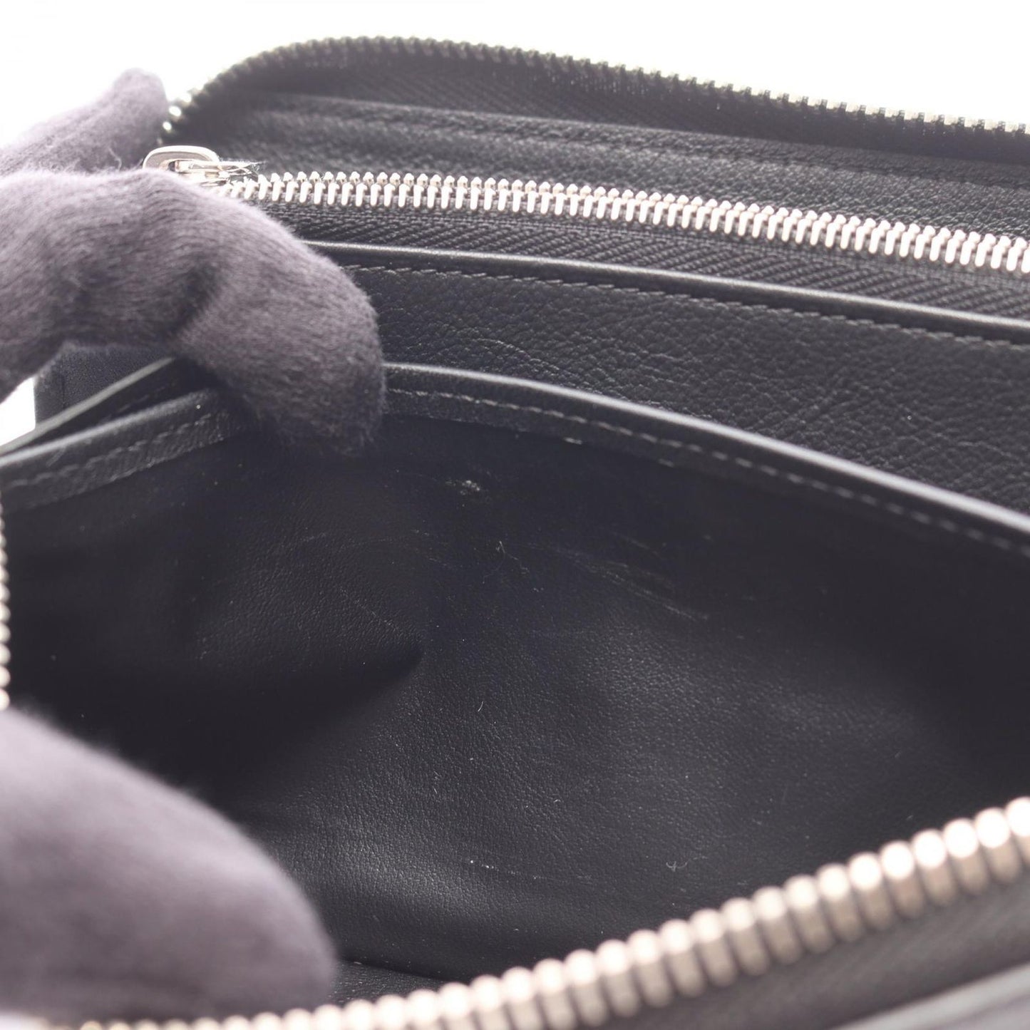 Louis Vuitton Round Wallet Zippy Mahina Noir Leather — view 6