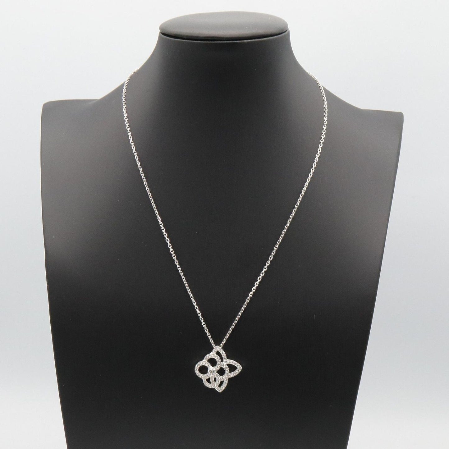 Louis Vuitton Necklace Full Ardante Diamond 38 41 cm 18k White Gold — view 6